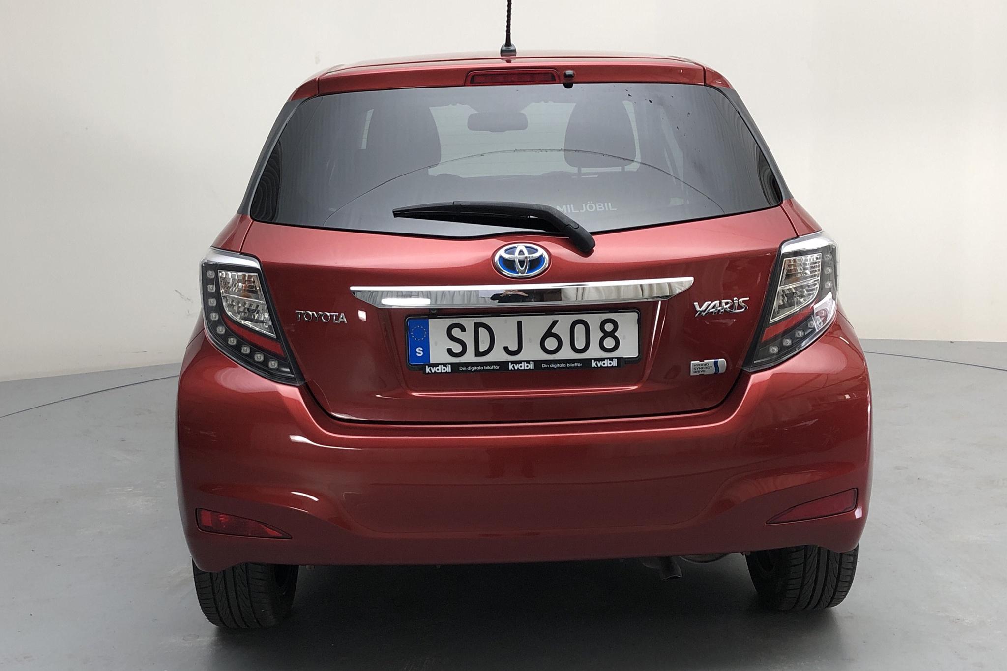 Toyota Yaris 1.5 HSD 5dr (75hk) - 9 107 mil - Automat - röd - 2014