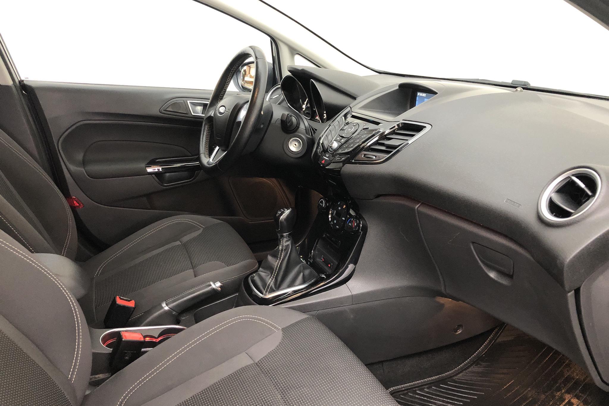 Ford Fiesta 1.0T EcoBoost 5dr (100hk) - 6 936 mil - Manuell - svart - 2016