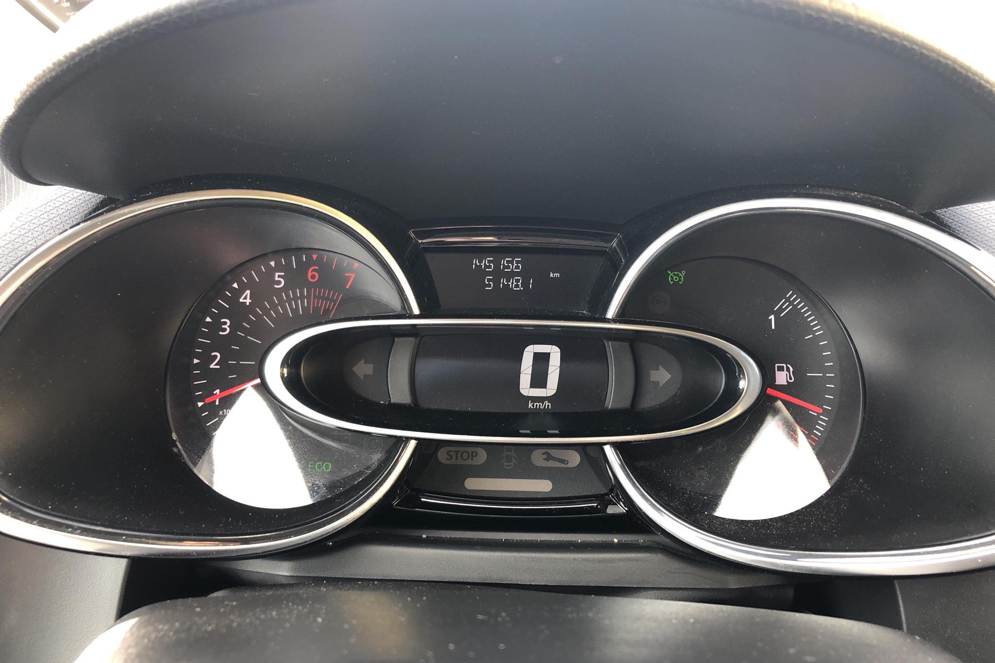 Renault Clio IV 0.9 TCe 90 Sports Tourer (90hk) - 14 515 mil - Manuell - grå - 2017