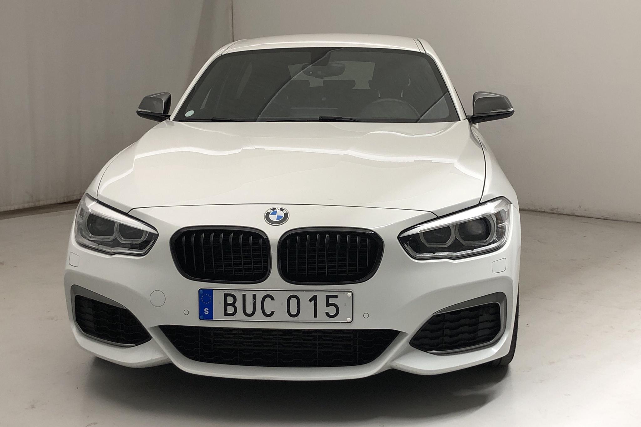 BMW M135i 5dr, F20 (320hk) - 10 679 mil - Manuell - vit - 2016