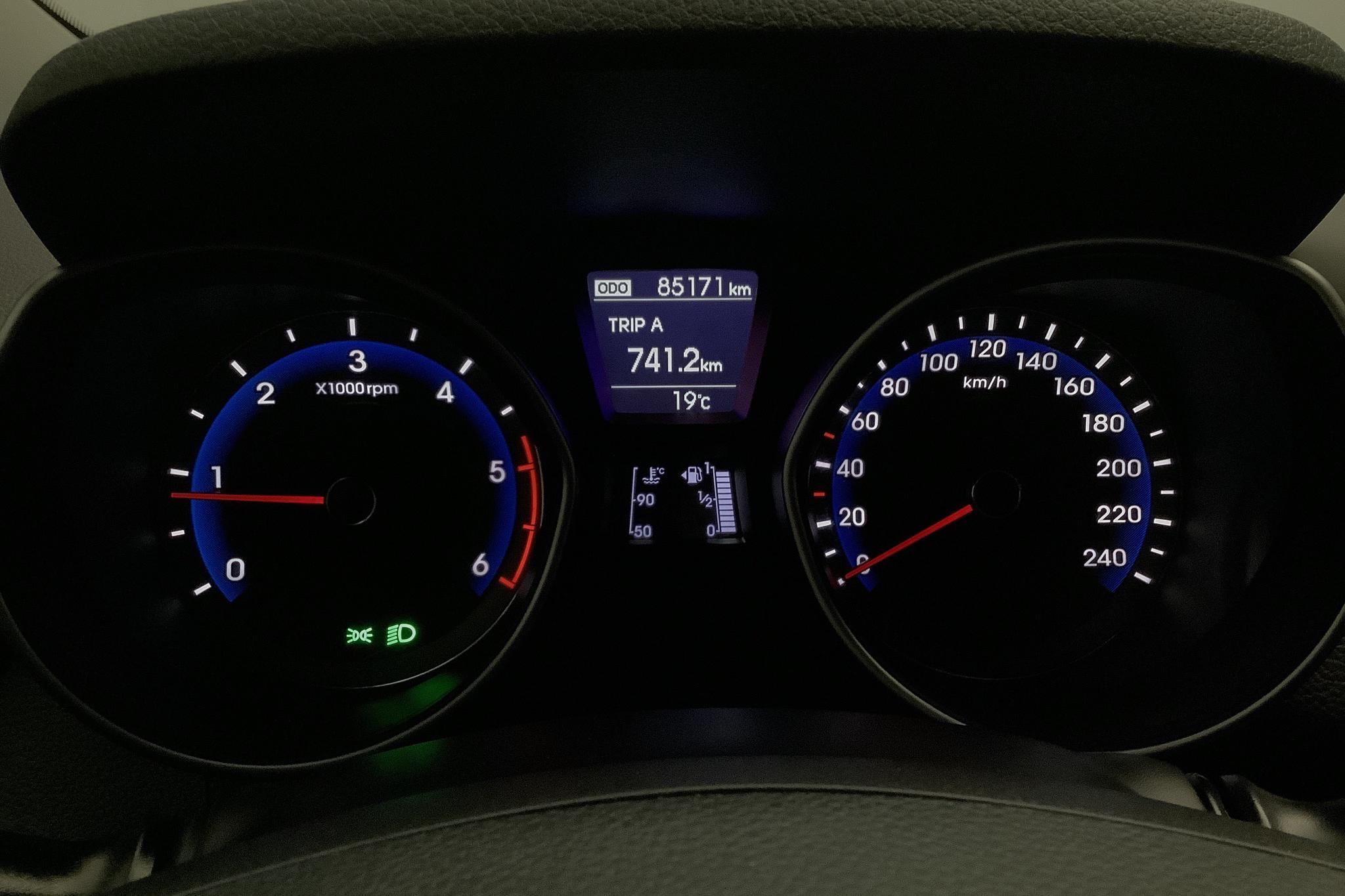 Hyundai i30 1.6 CRDi Kombi (110hk) - 8 517 mil - Manuell - silver - 2013