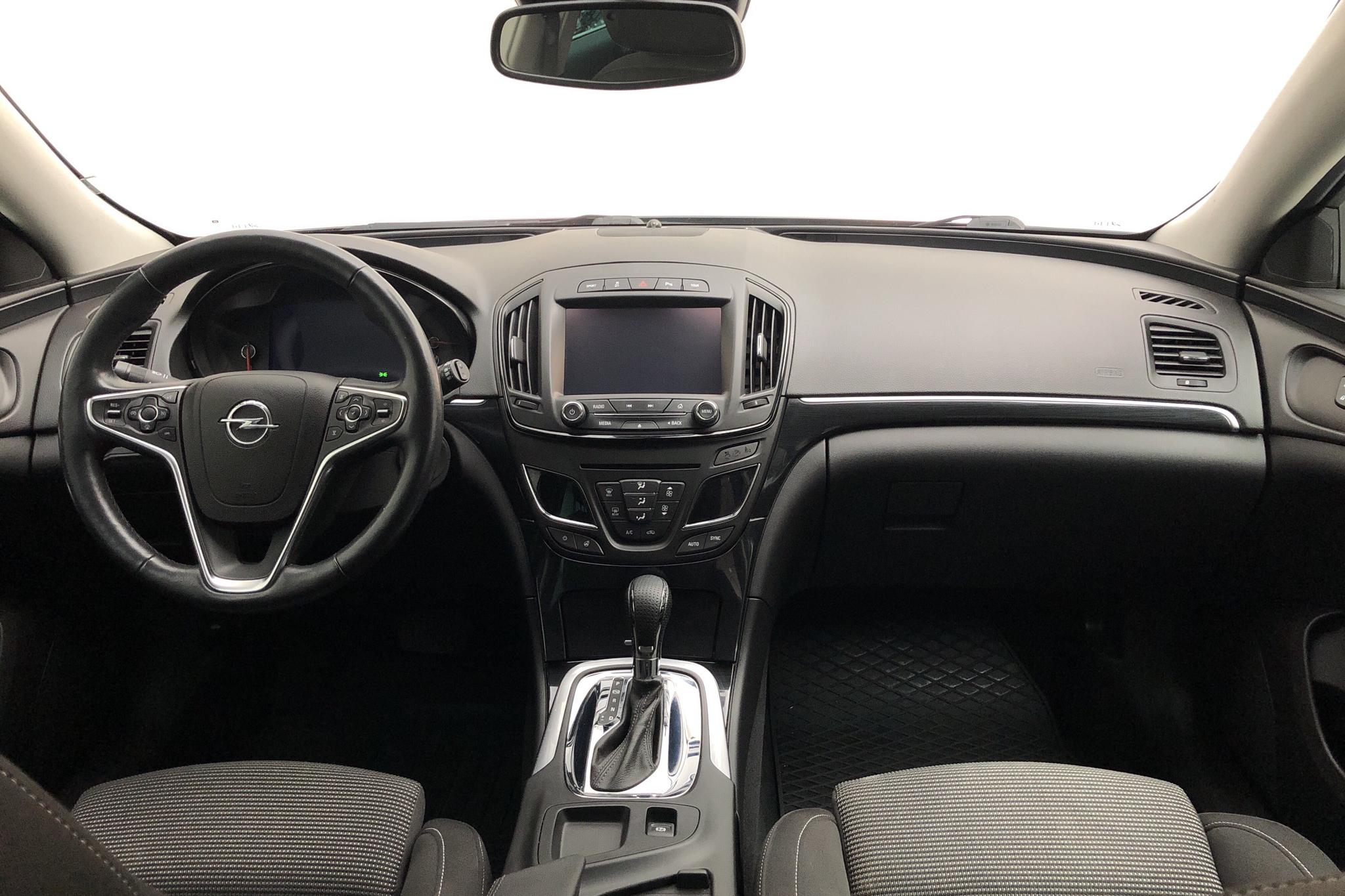 Opel Insignia 2.0 CDTI BiTurbo 4x4 Sports Tourer (195hk) - 136 080 km - Automatic - black - 2015