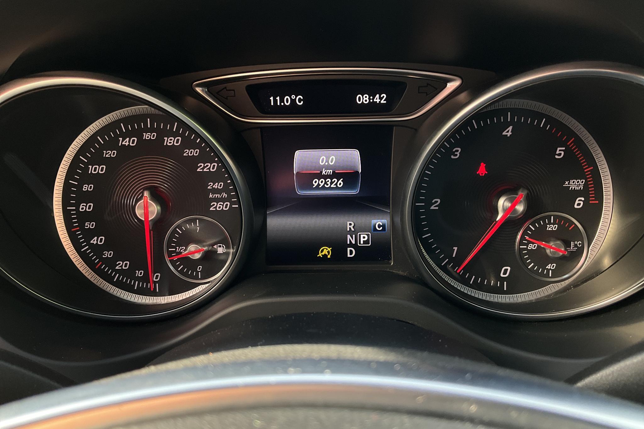 Mercedes CLA 220 d Shooting Brake X117 (177hk) - 99 310 km - Automatic - black - 2018