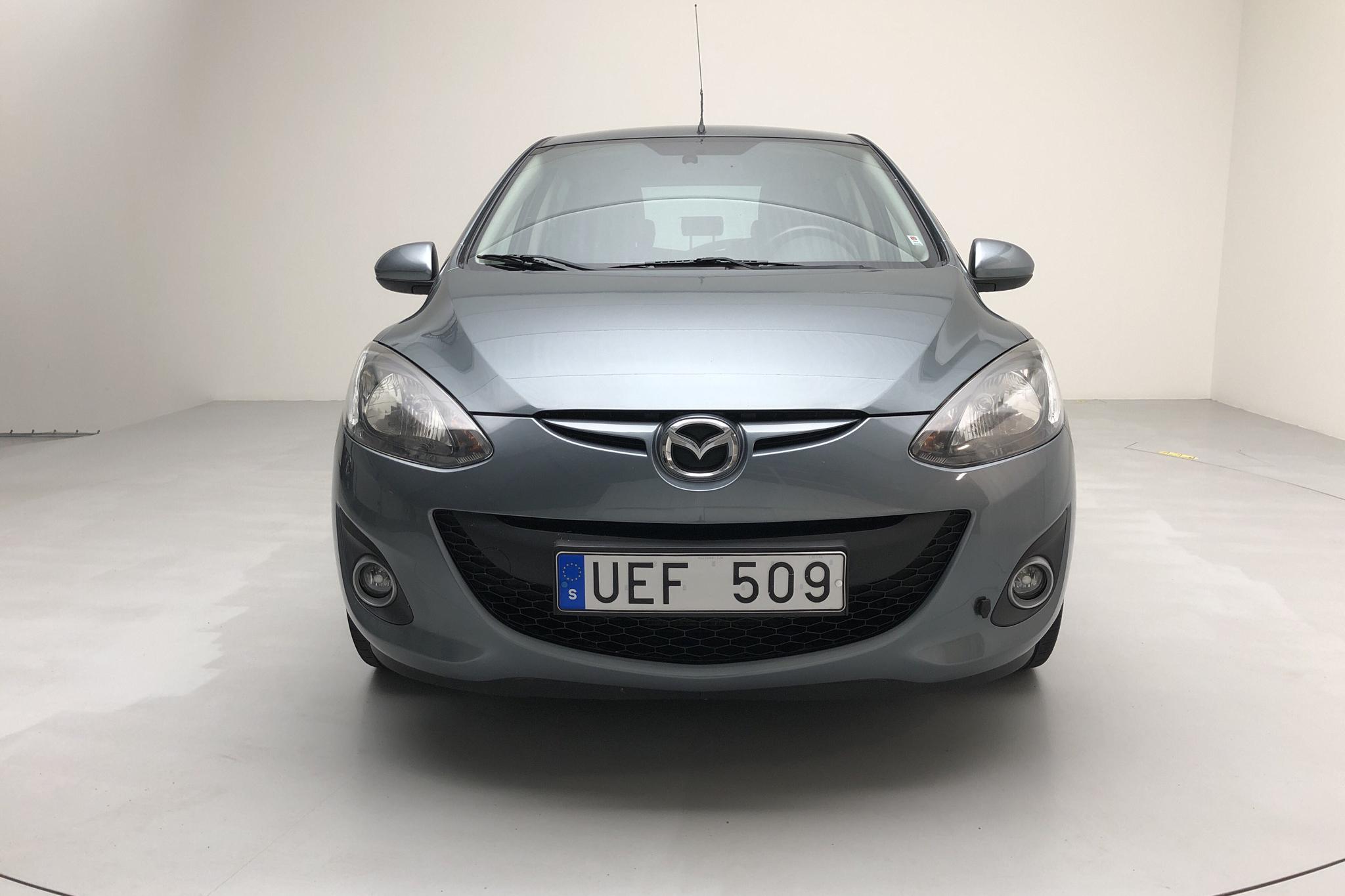 Mazda 2 1.3 5dr (84hk) - 6 037 mil - Manuell - grå - 2013