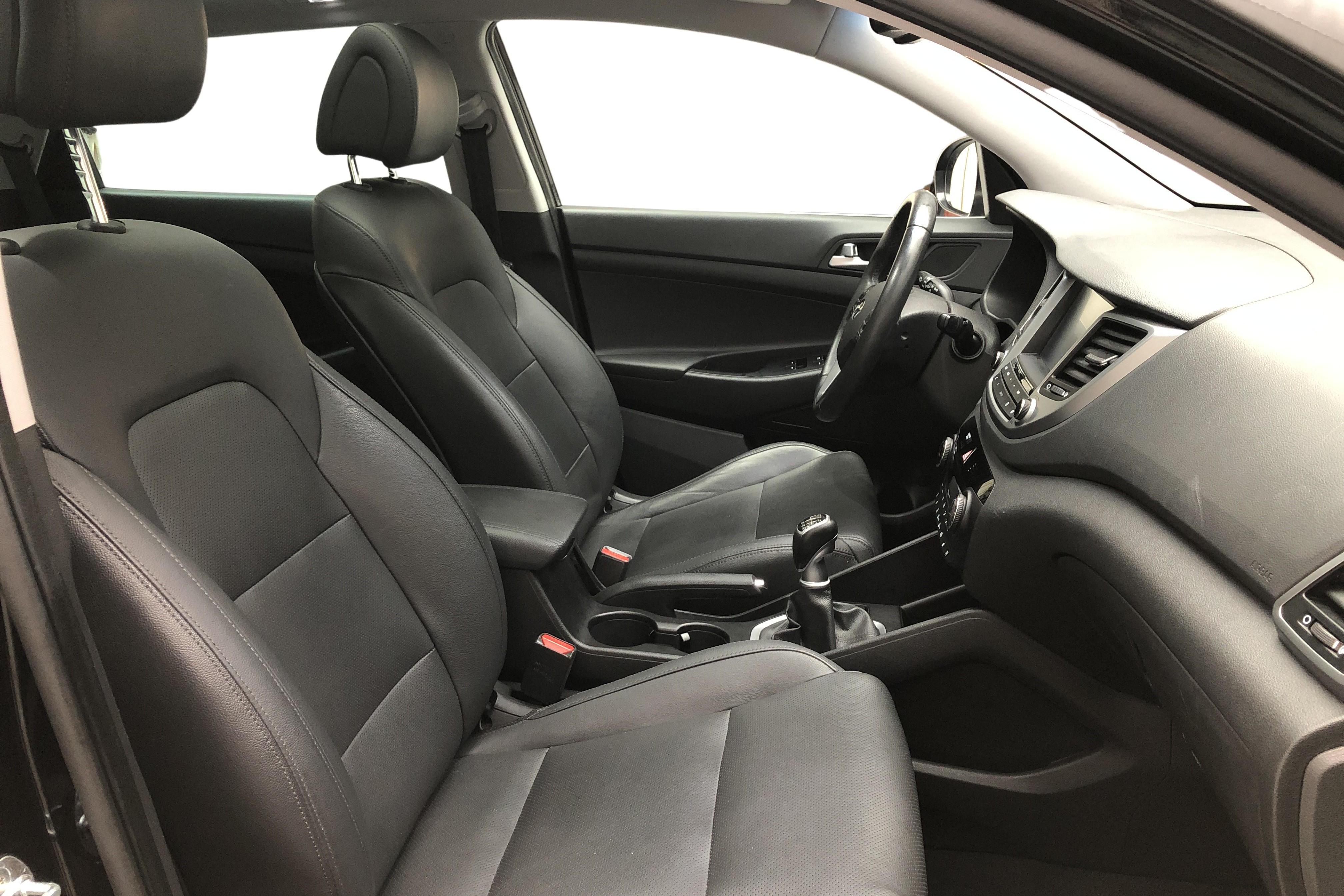 Hyundai Tucson 1.6 T-GDI 4WD (177hk) - 9 431 mil - Manuell - svart - 2018