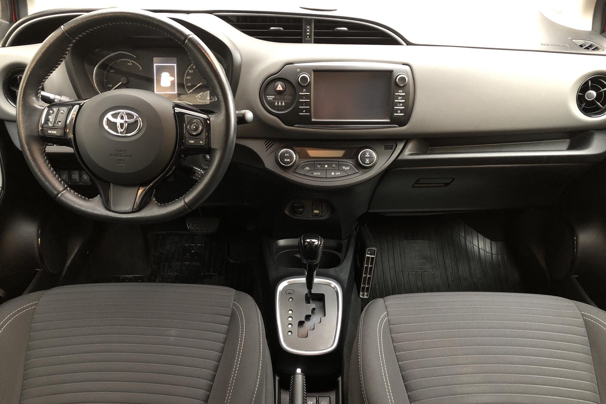 Toyota Yaris 1.5 Hybrid 5dr (101hk) - 77 180 km - Automatic - red - 2018