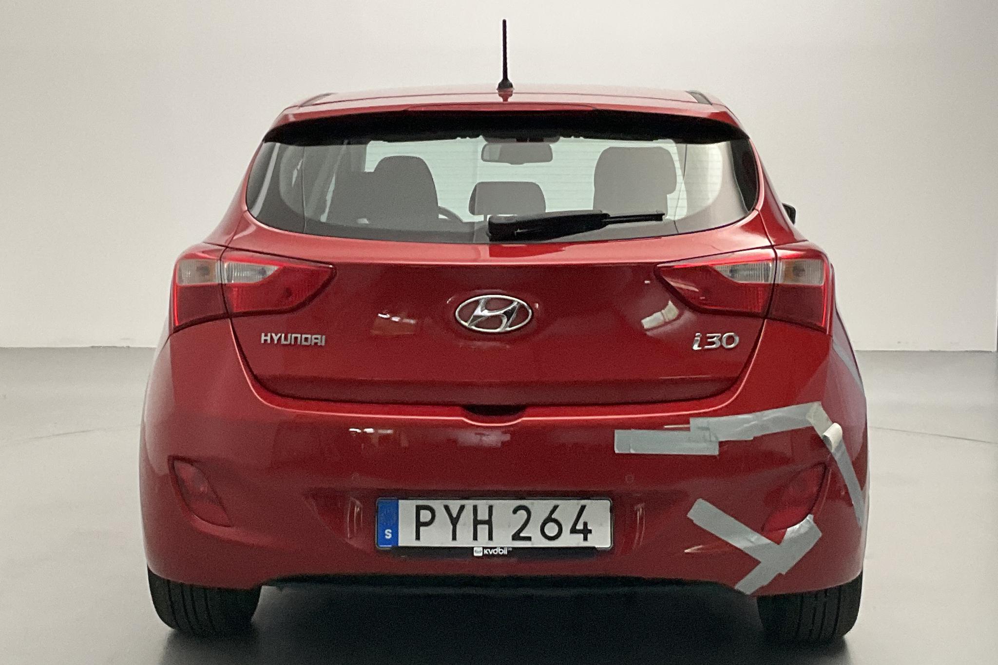Hyundai i30 1.6 D 5dr (110hk) - 17 467 mil - Automat - röd - 2015