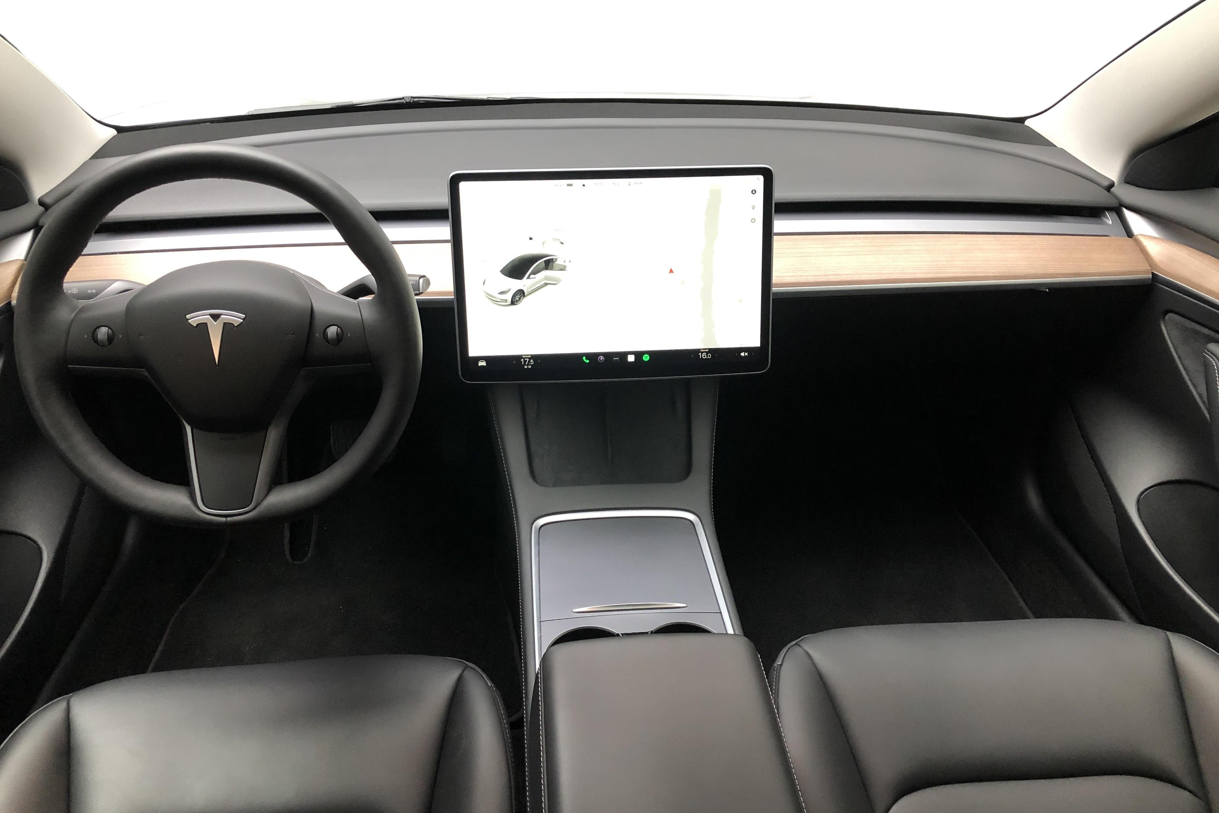 Tesla MODEL 3 Standard  Range - 1 288 mil - Automat - vit - 2021