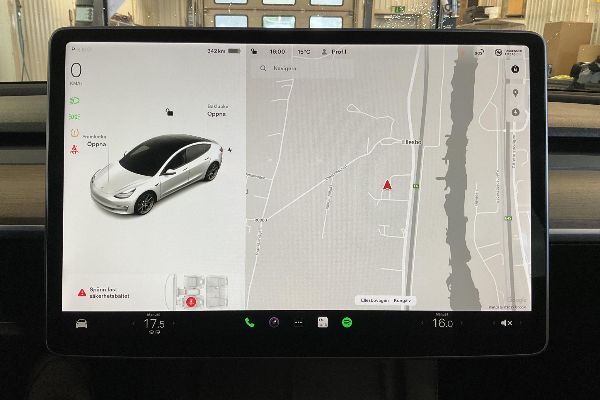 Tesla MODEL 3 Standard  Range - 1 288 mil - Automat - vit - 2021