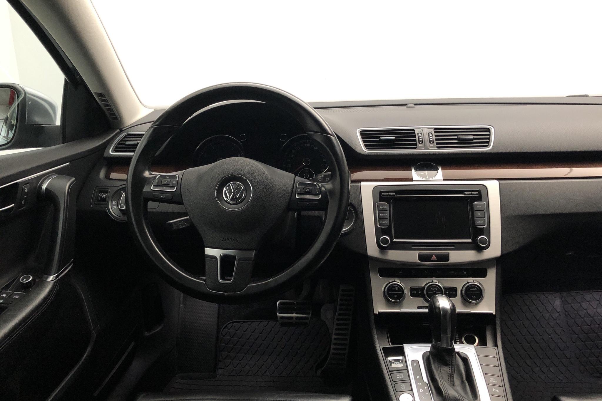 VW Passat Alltrack 2.0 TFSI BlueMotion Technology 4Motion (211hk) - 243 290 km - Automatic - Light Grey - 2013