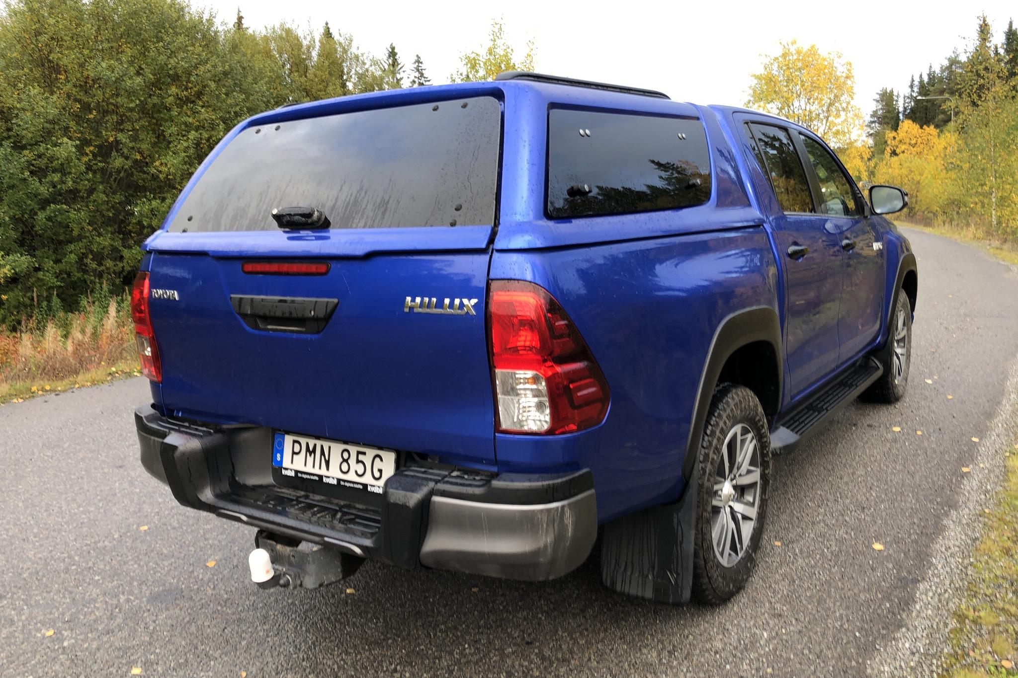 Toyota Hilux 2.4 D 4WD (150hk) - 9 831 mil - Automat - blå - 2020
