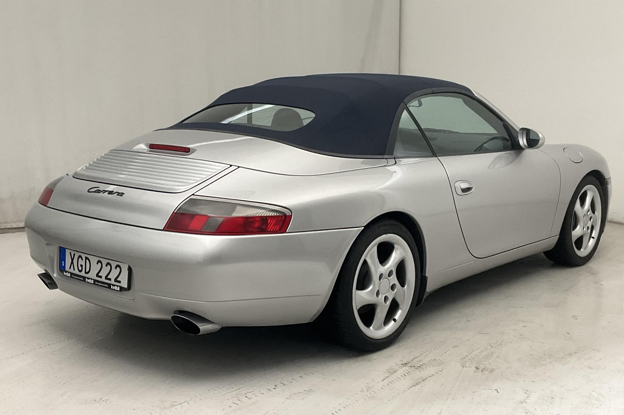 Porsche 911/996 Carrera 3.4 Cabriolet (300hk) - 8 483 mil - Manuell - Light Grey - 2001
