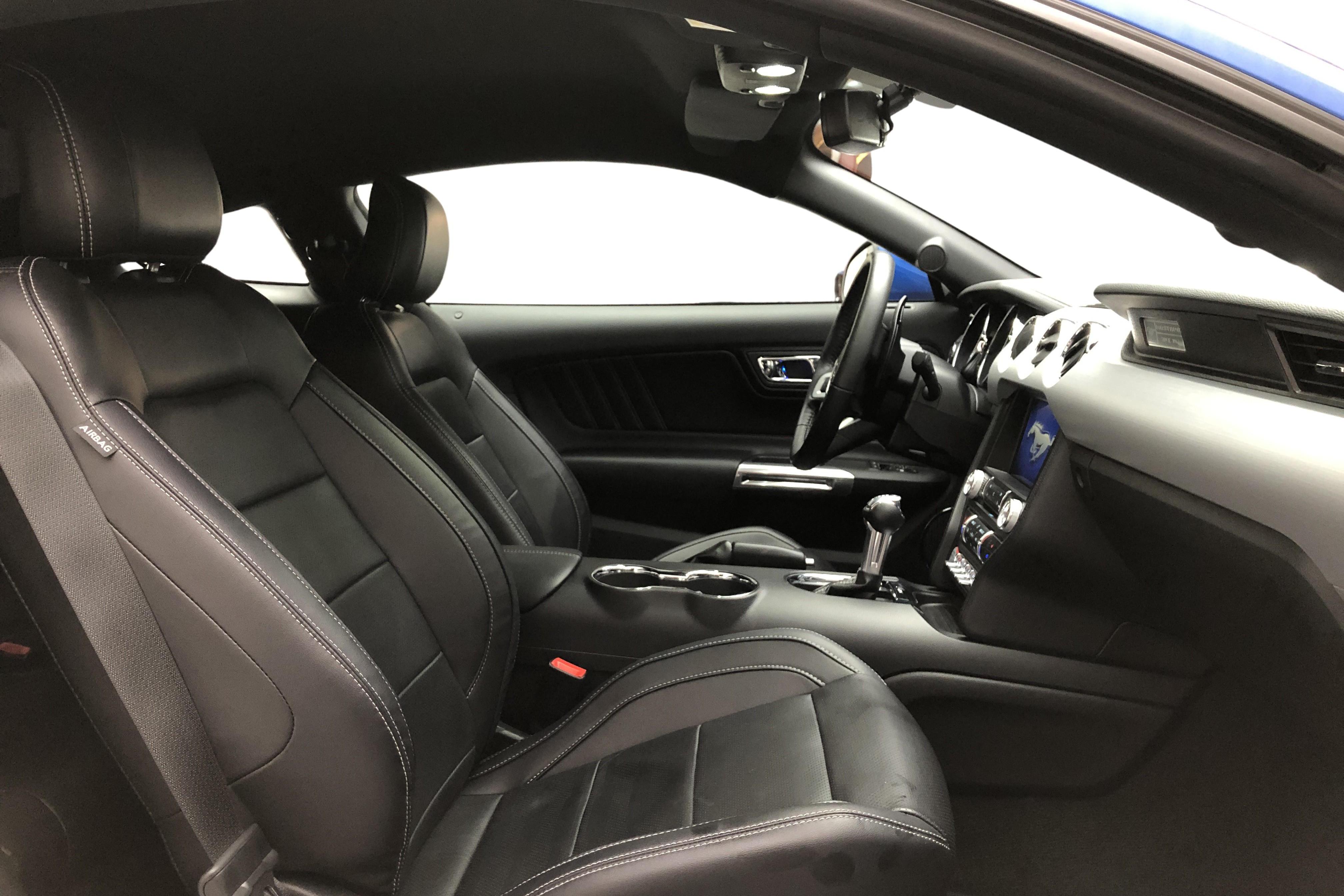 Ford Mustang GT V8 Fastback (418hk) - 2 351 mil - Automat - blå - 2017
