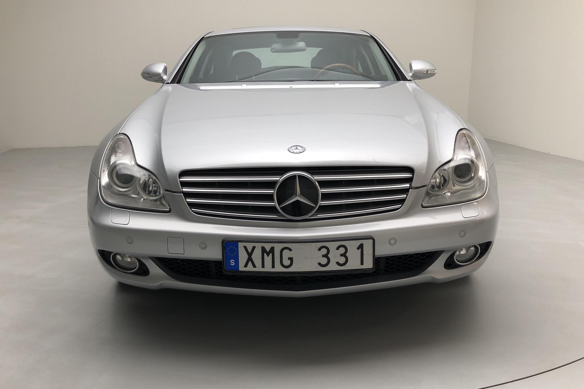 Mercedes CLS 500 (306hk) - 14 163 mil - Automat - silver - 2005