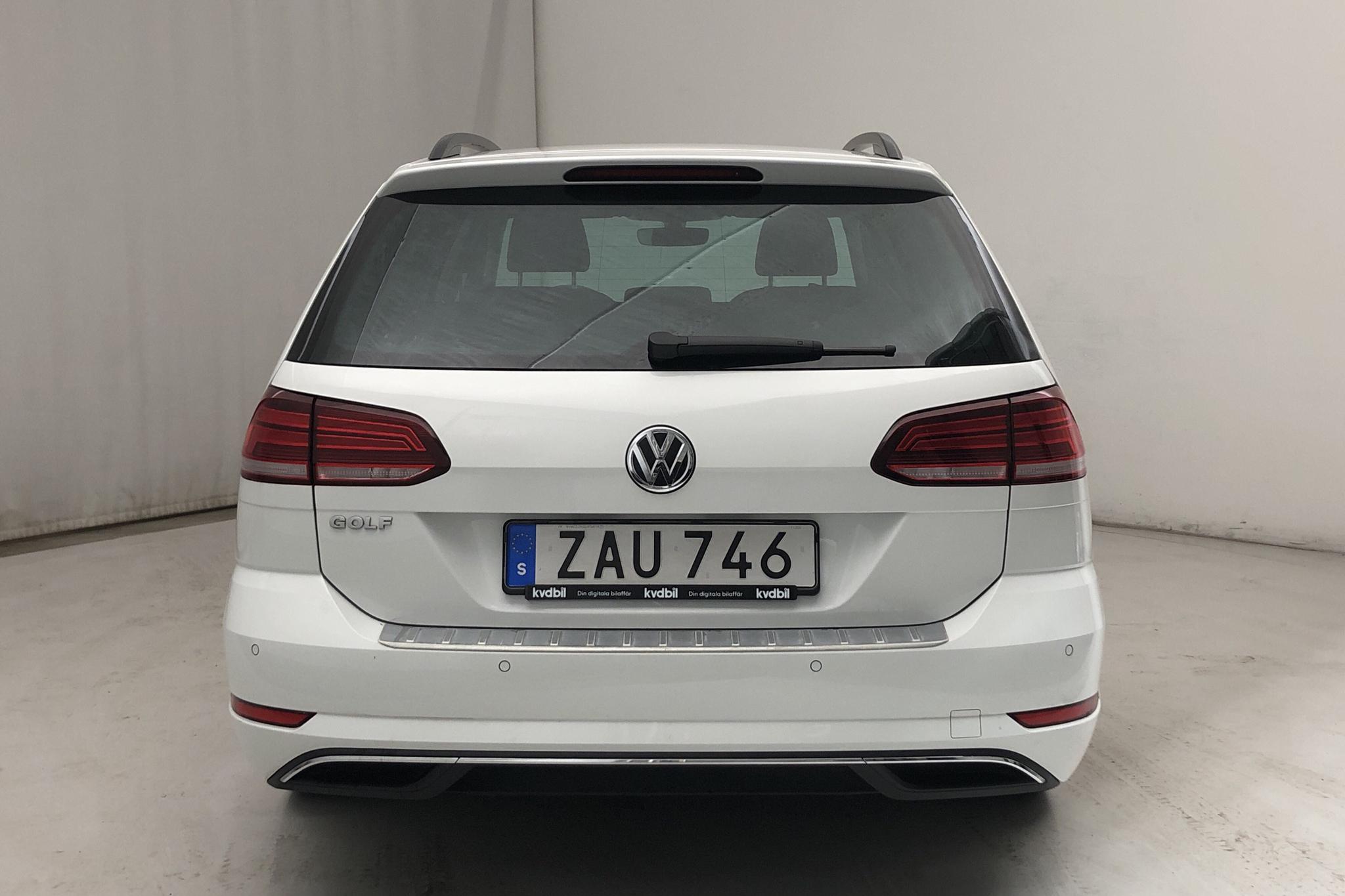 VW Golf VII 1.0 TSI Sportscombi (110hk) - 7 351 mil - Automat - vit - 2018