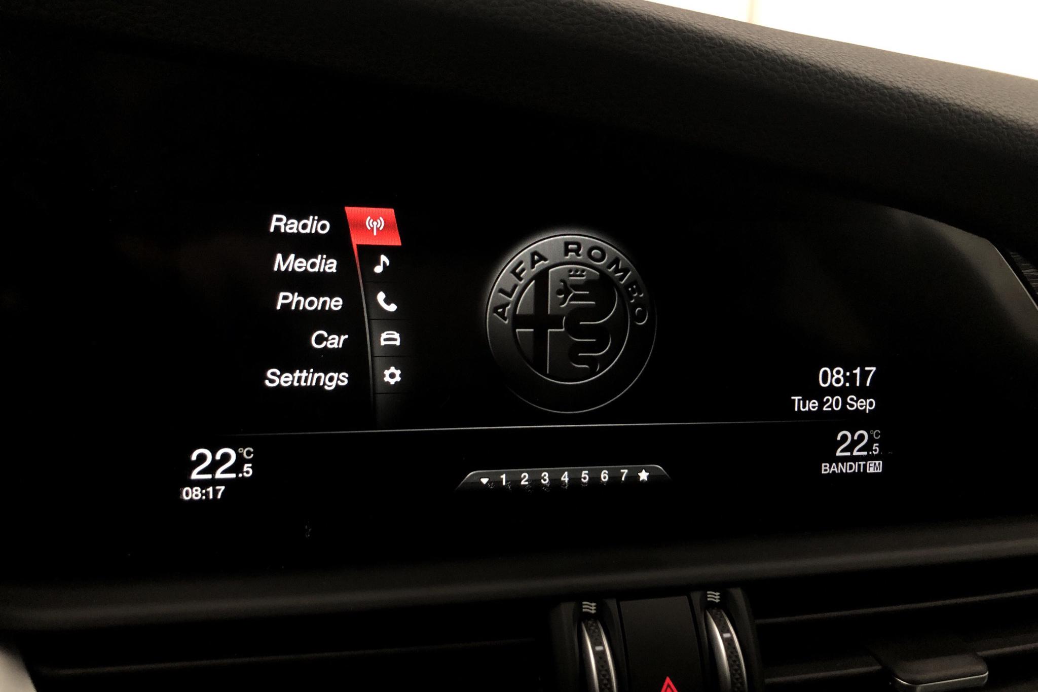 Alfa Romeo Giulia 2.0 (200hk) - 2 894 mil - Automat - svart - 2019