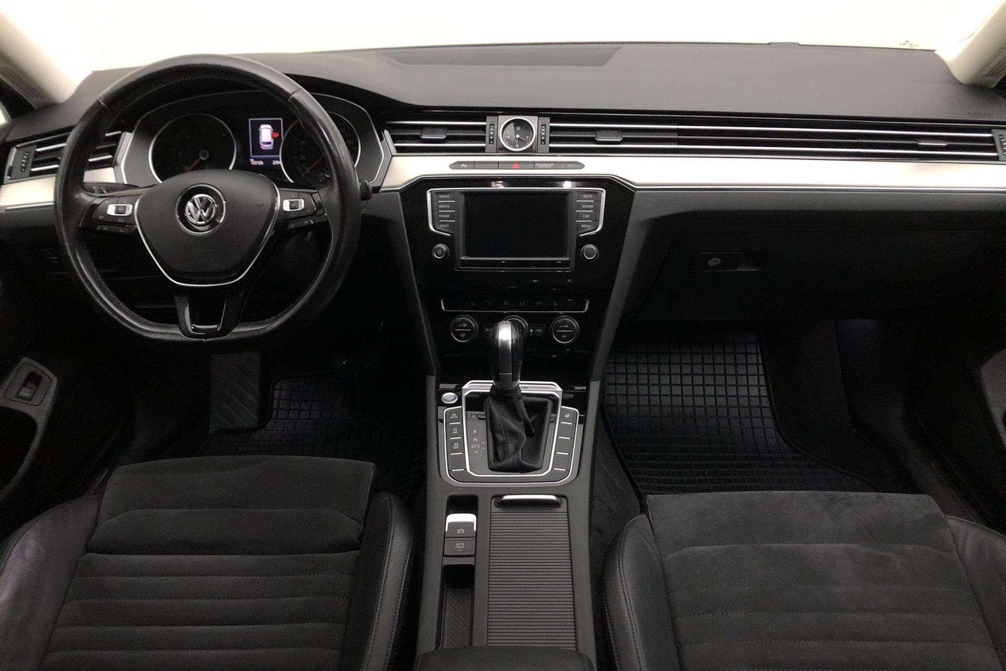 VW Passat 2.0 TDI Sportscombi 4MOTION (190hk) - 13 312 mil - Automat - svart - 2017