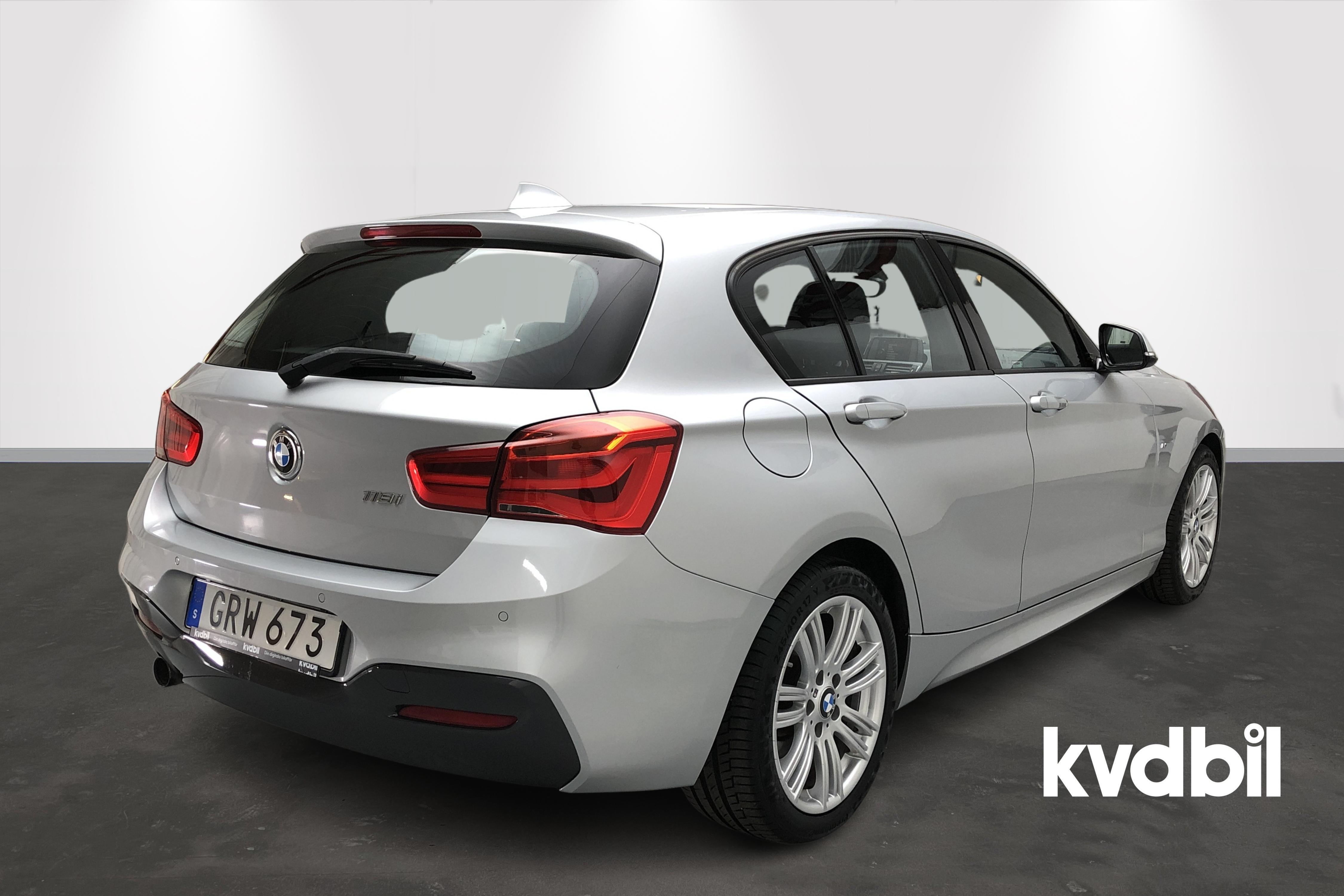 BMW 118i 5dr, F20 (136hk) - 6 318 mil - Manuell - silver - 2016