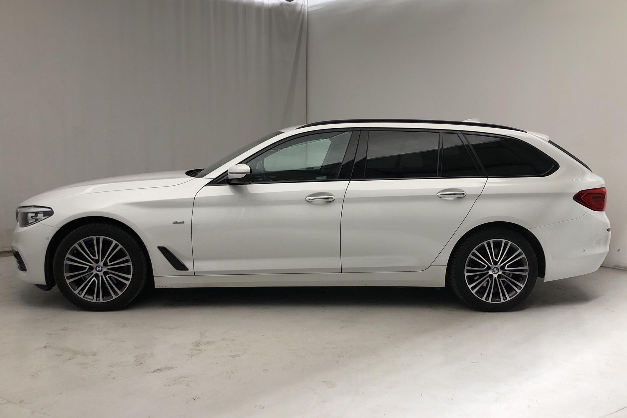 BMW 520d xDrive Touring, G31 (190hk) - 8 560 mil - Automat - vit - 2018