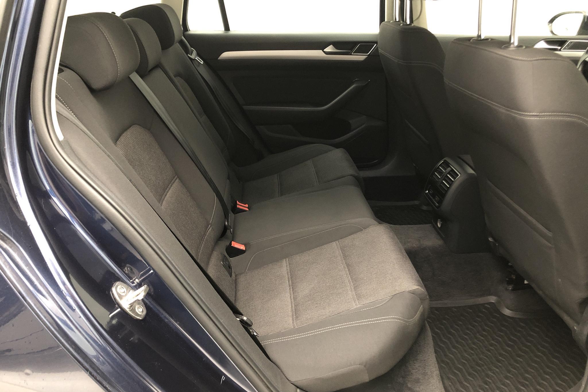 VW Passat 2.0 TDI Sportscombi (150hk) - 140 920 km - Manual - Dark Blue - 2015