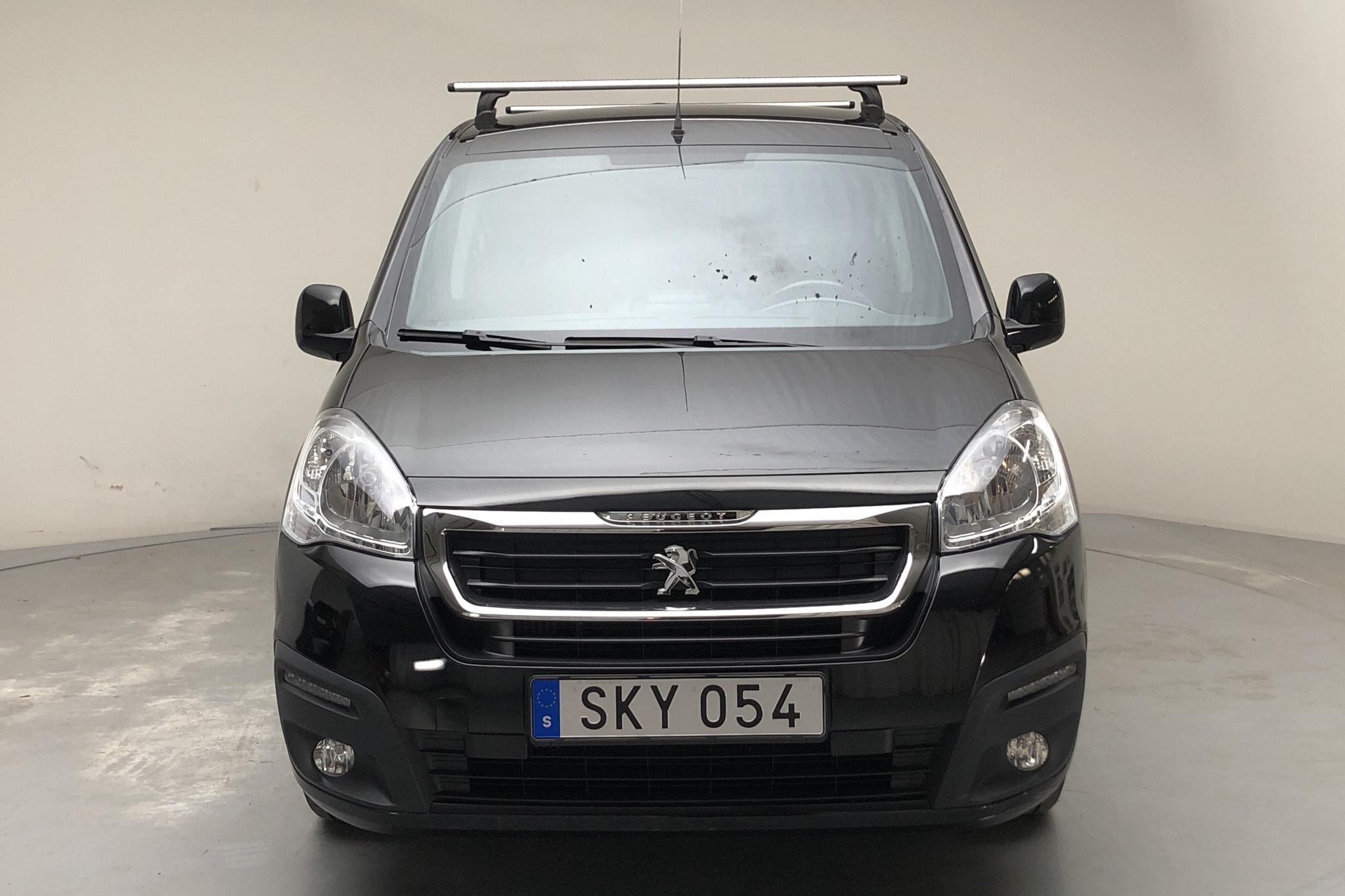 Peugeot Partner 1.6 BlueHDI Skåp (100hk) - 3 534 mil - Automat - svart - 2017