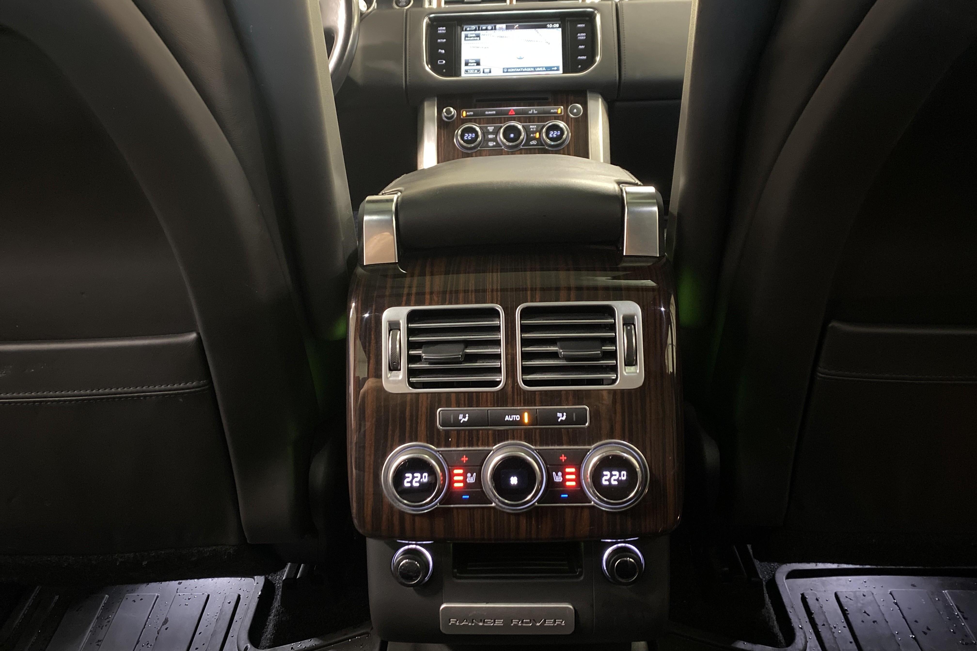 Land Rover Range Rover 4.4 SDV8 AWD (339hk) - 12 215 mil - Automat - brun - 2015