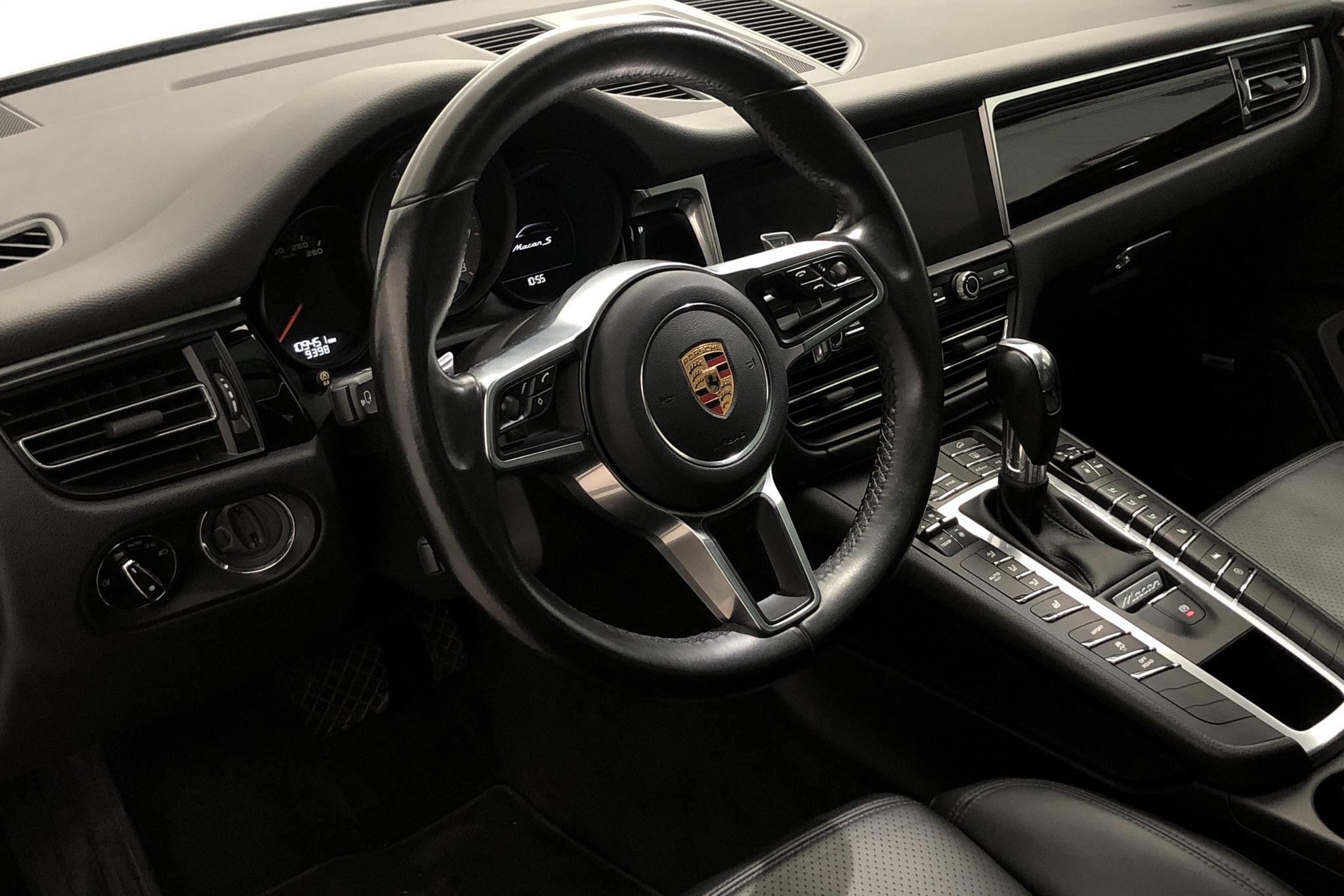 Porsche Macan S (354hk) - 10 946 mil - Automat - svart - 2019