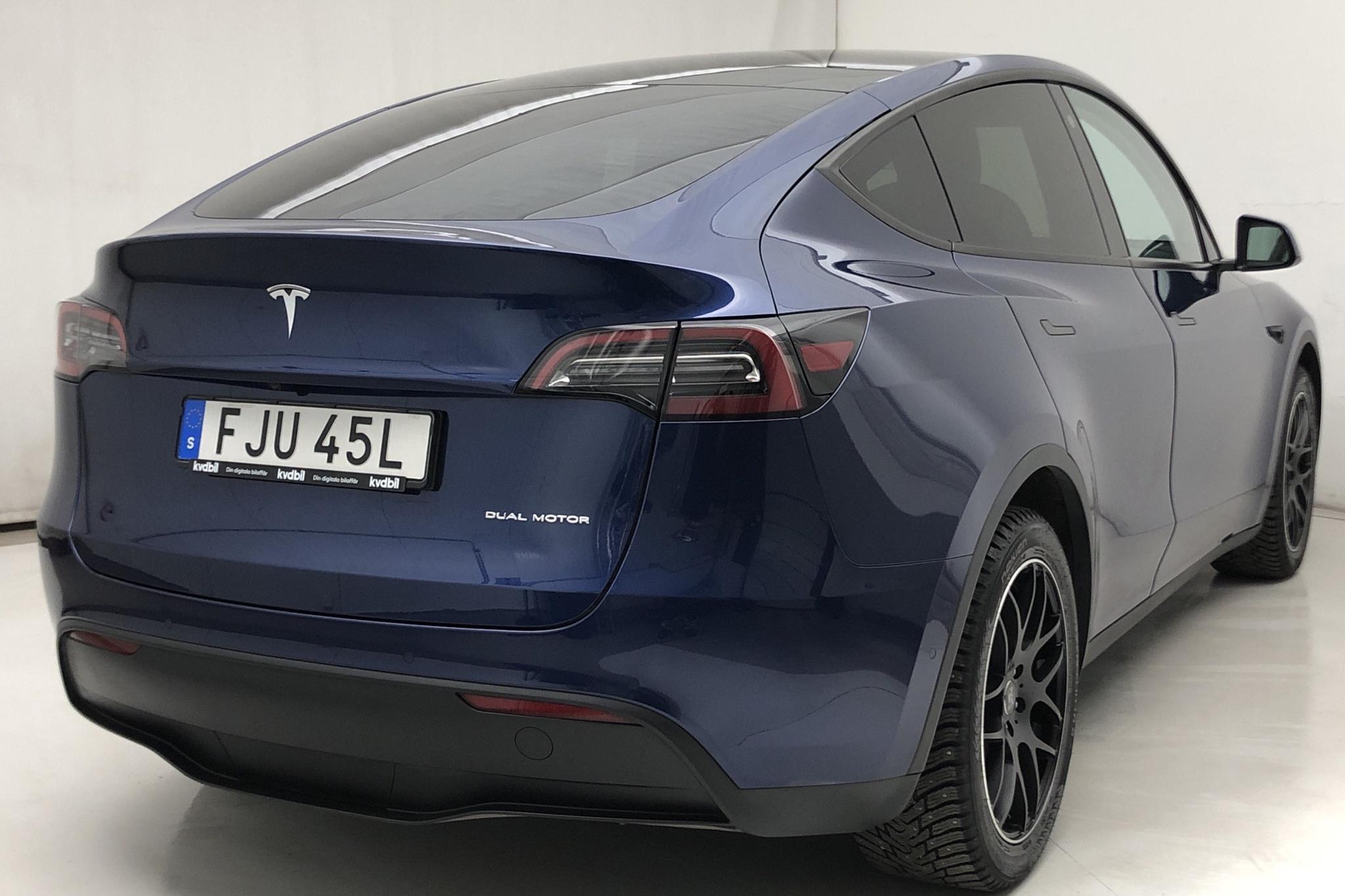 Tesla Model Y Long Range AWD - 2 168 mil - Automat - blå - 2021
