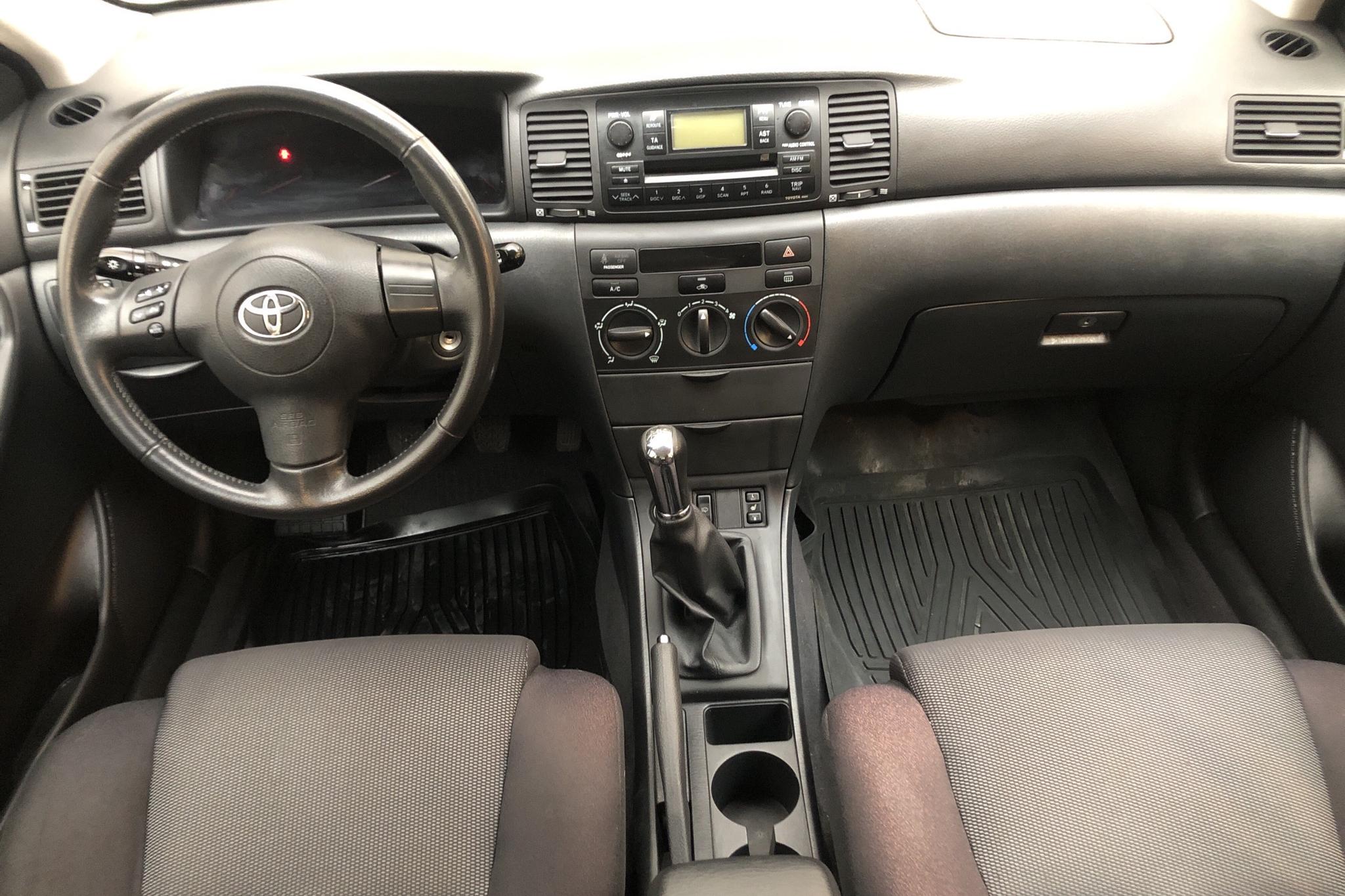 Toyota Corolla 1.6 Touring (110hk) - 104 180 km - Manual - silver - 2006