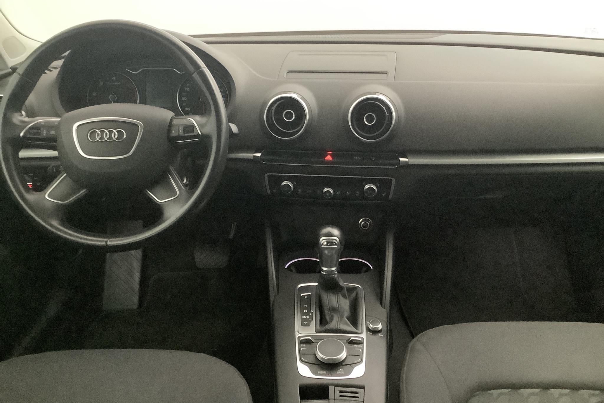 Audi A3 1.6 TDI Sportback (110hk) - 14 304 mil - Automat - svart - 2016