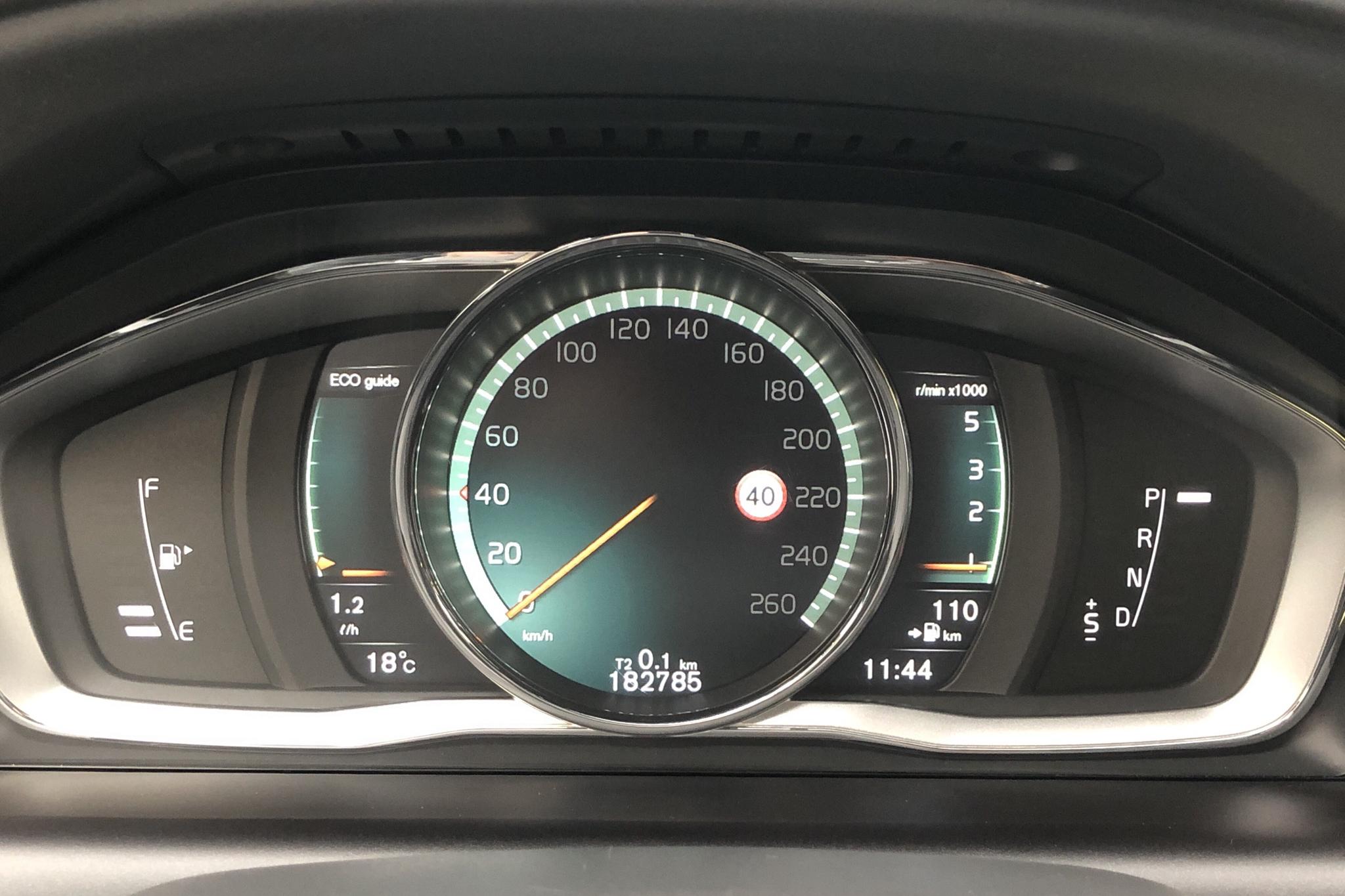 Volvo XC60 D4 AWD (190hk) - 18 278 mil - Automat - vit - 2017