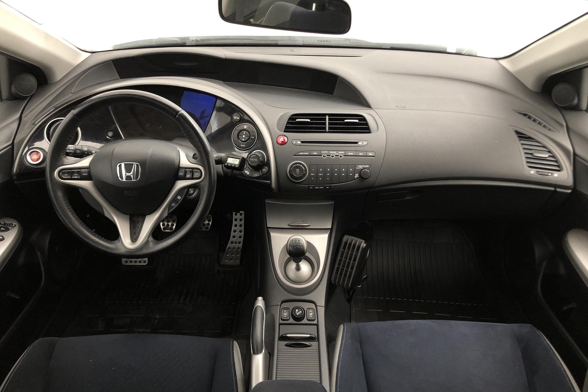 Honda Civic 1.8 5dr (140hk) - 116 020 km - Manual - gray - 2006