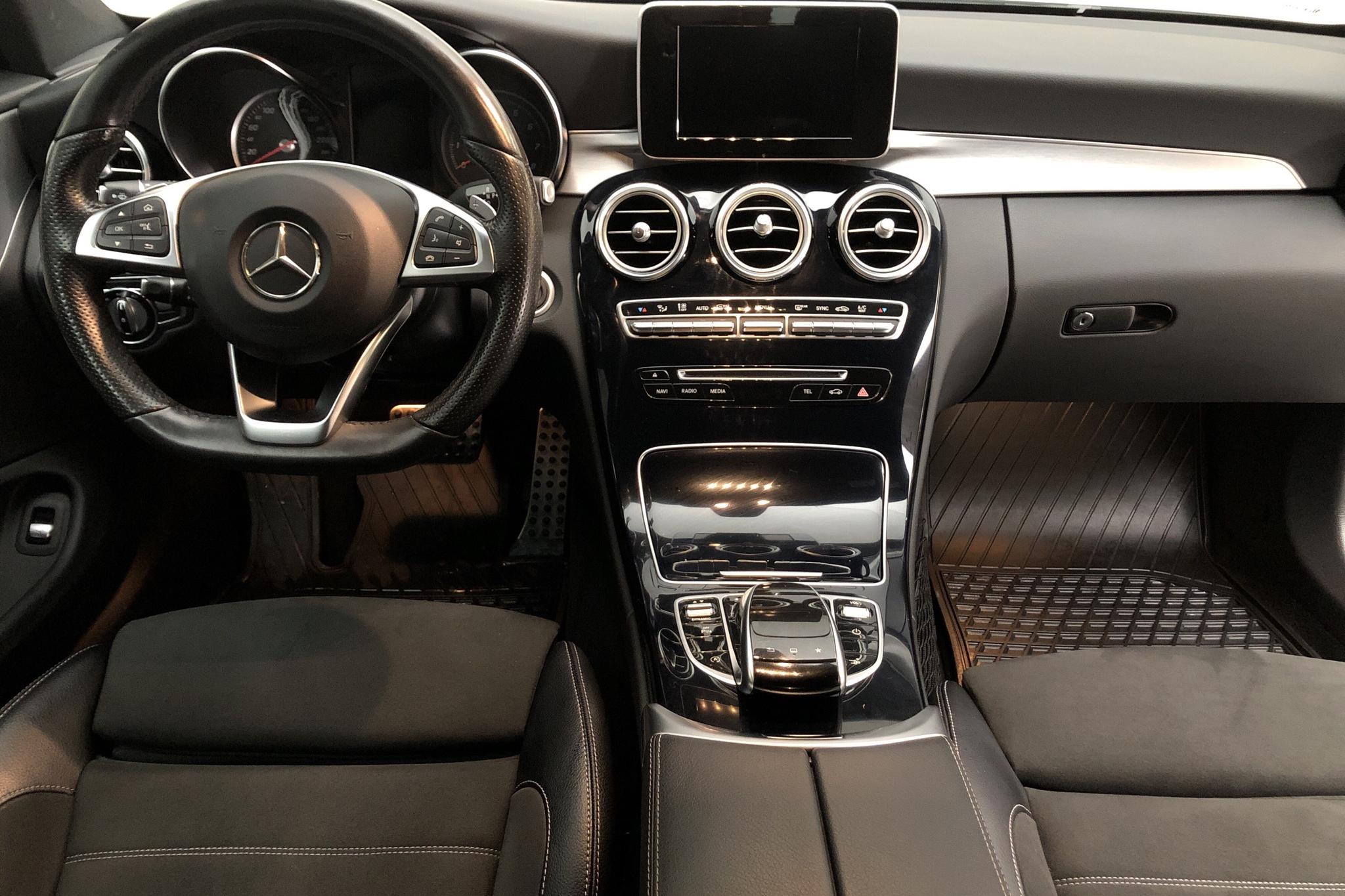 Mercedes C 200 Coupé C205 (184hk) - 3 773 mil - Automat - silver - 2016
