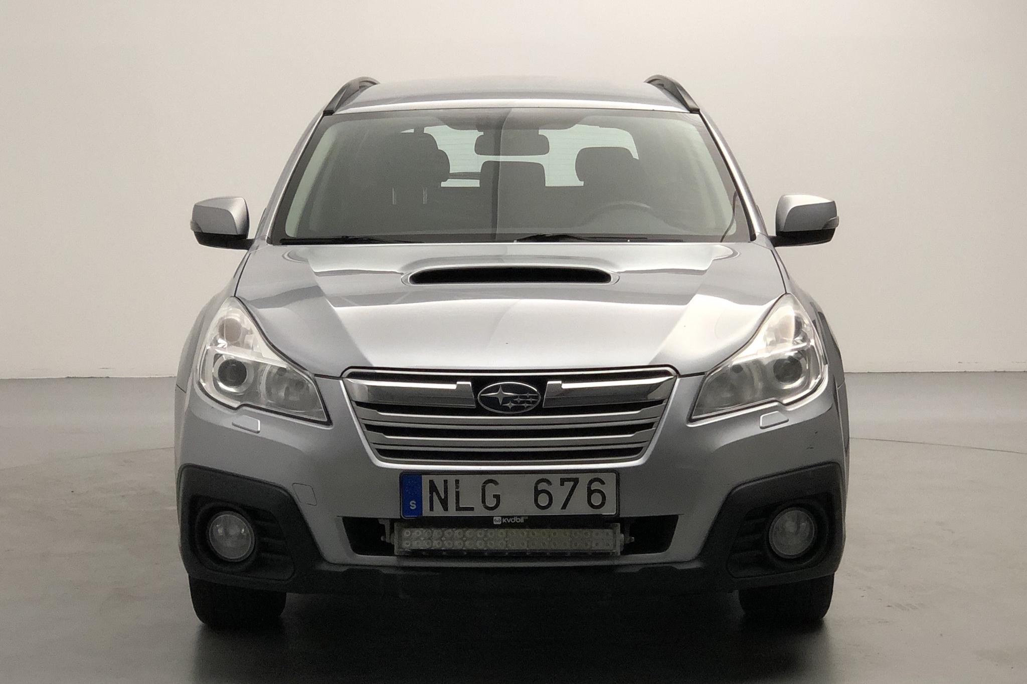 Subaru Outback 2.0D (150hk) - 18 991 mil - Manuell - silver - 2014