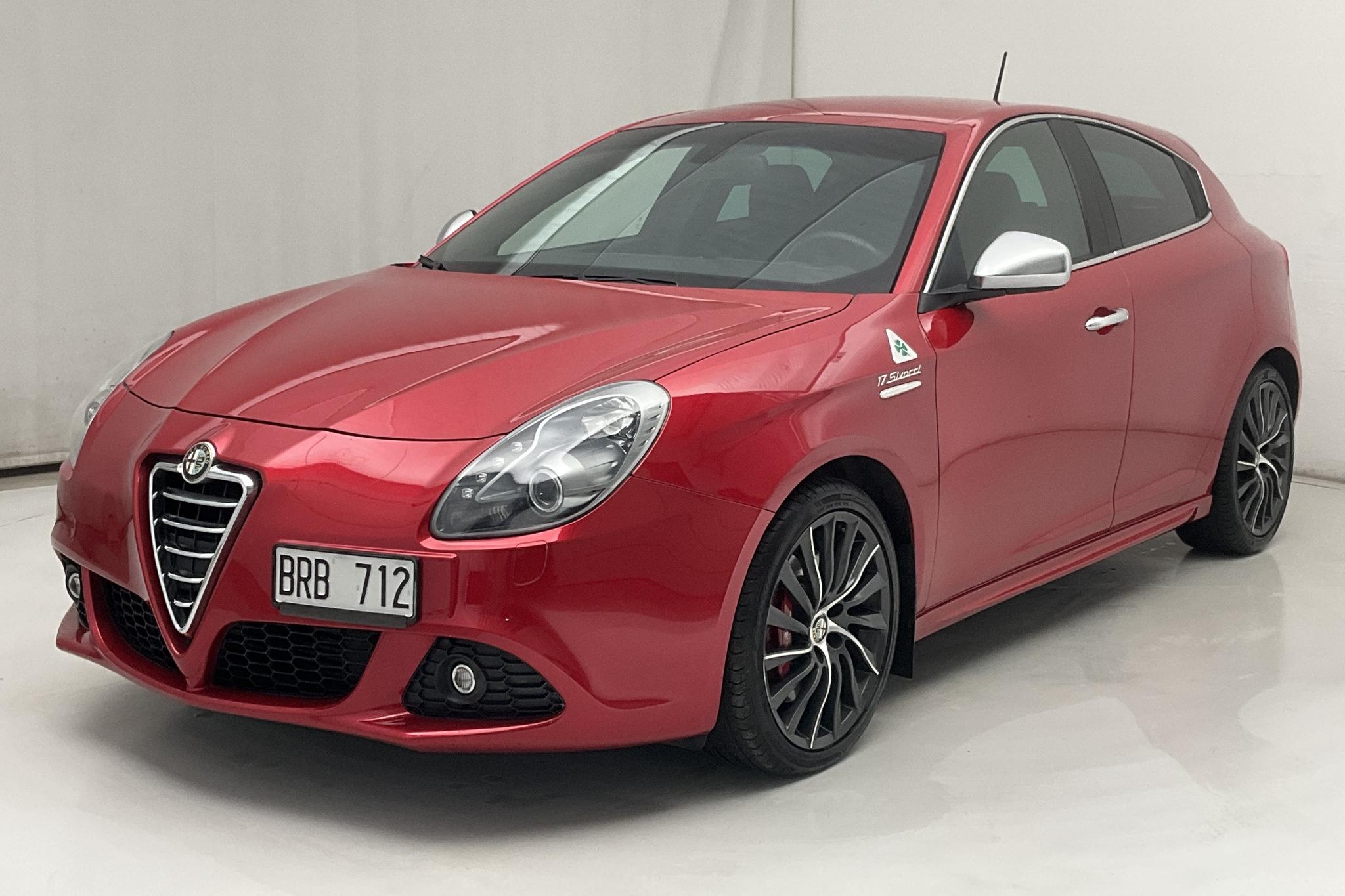 Alfa Romeo Giulietta 1.75 TBi (235hk) - 7 497 mil - Manuell - röd - 2013