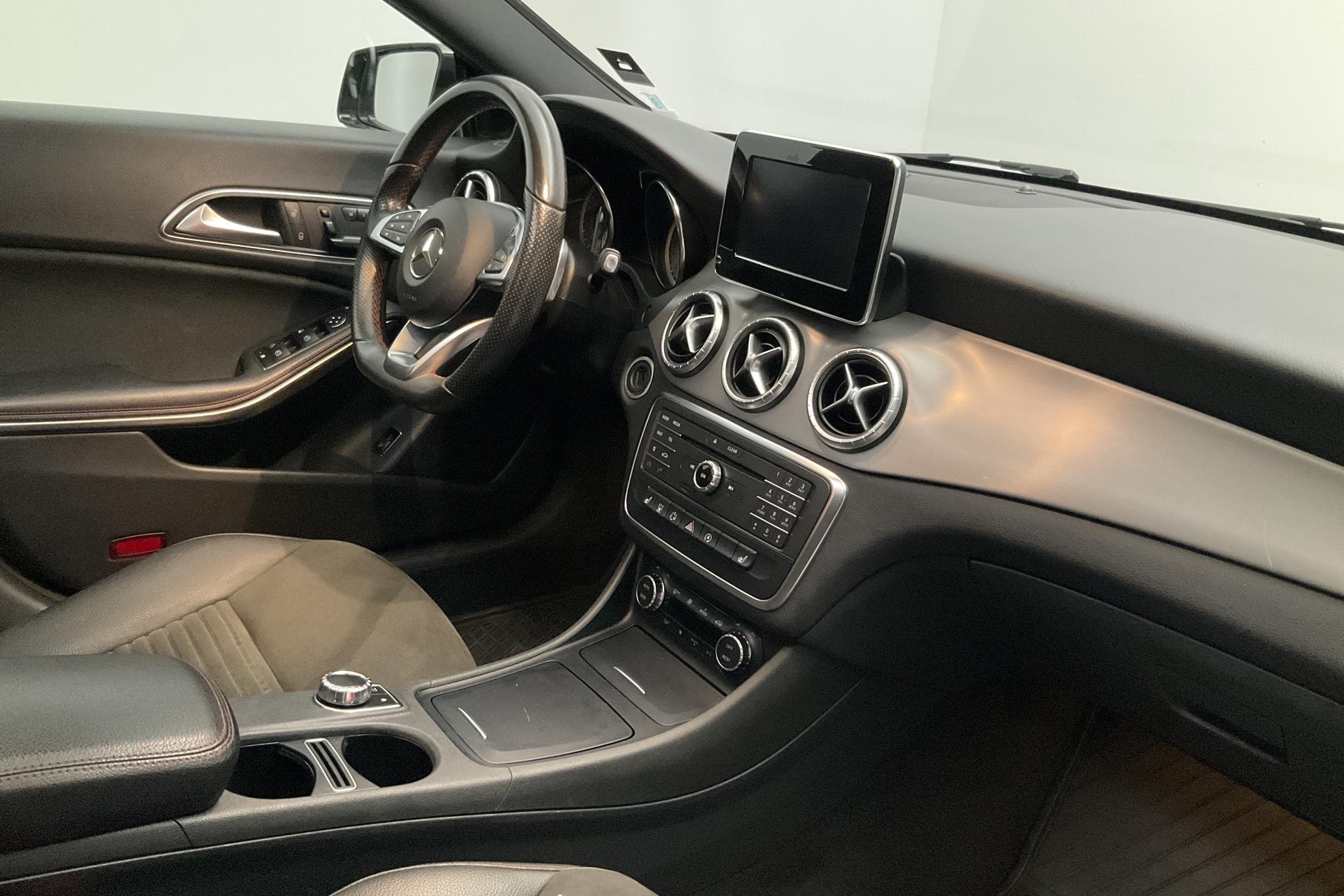 Mercedes CLA 200 CDI 4MATIC (136hk) - 130 690 km - Automatic - Dark Grey - 2015