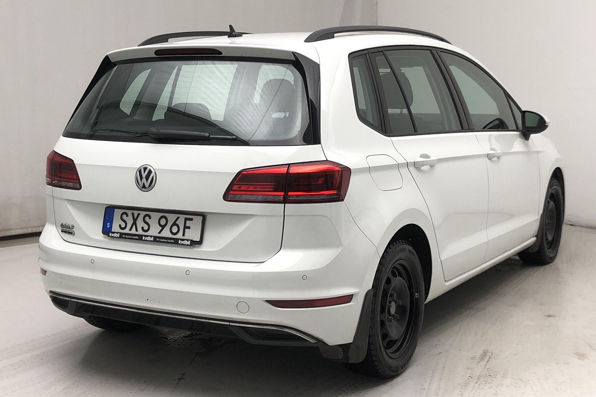 VW Golf VII 1.6 TDI Sportsvan (115hk) - 32 200 km - Automatic - white - 2019