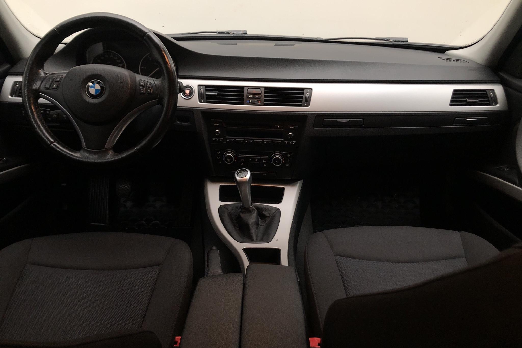 BMW 316d Sedan, E90 (116hk) - 239 010 km - Manual - black - 2010