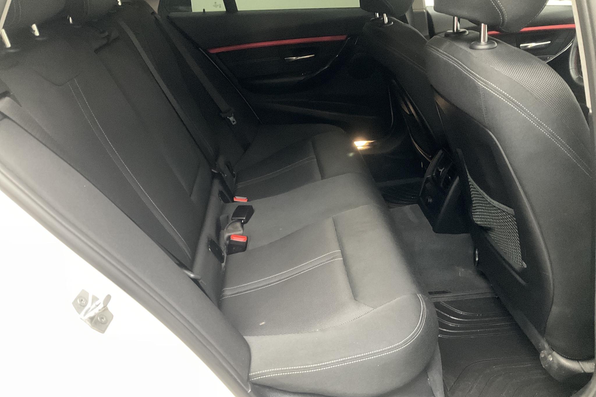 BMW 318d xDrive Touring, F31 (150hk) - 105 370 km - Manual - white - 2018