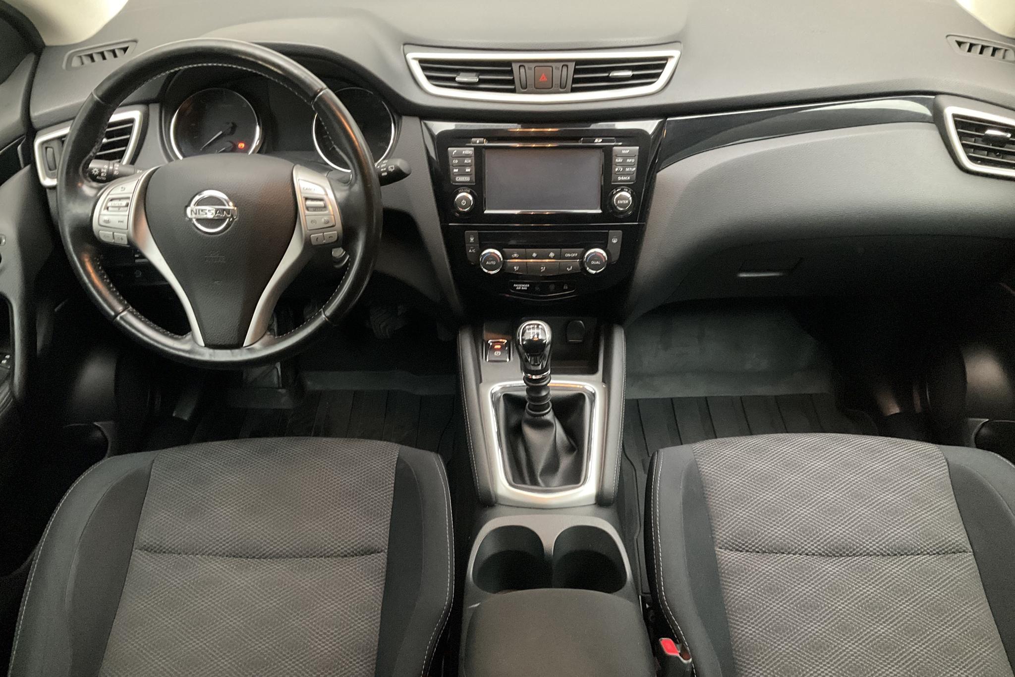 Nissan Qashqai 1.5 dCi (110hk) - 123 100 km - Manual - silver - 2015