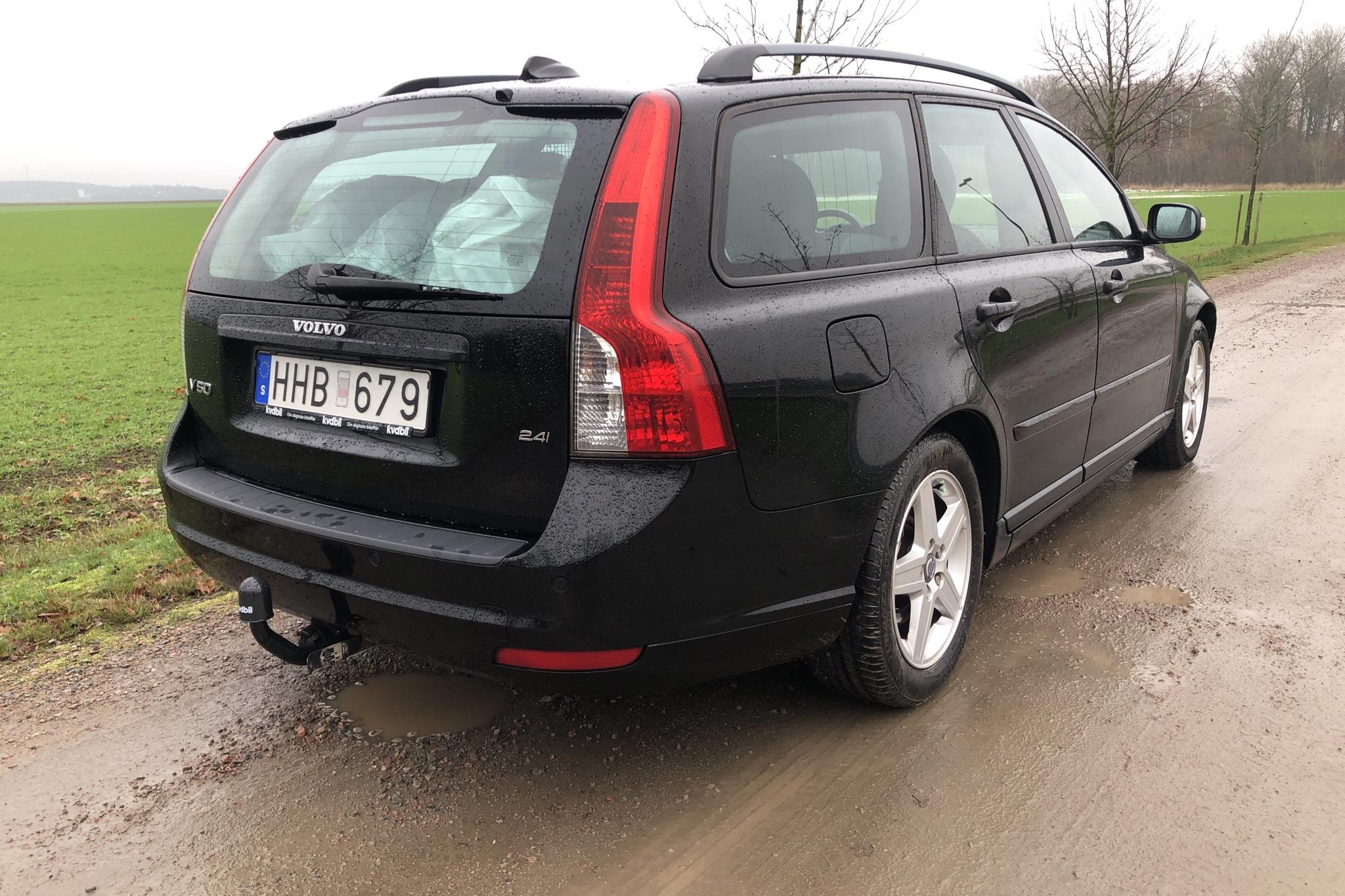 Volvo V50 2.4i (170hk) - 232 460 km - Manual - black - 2008