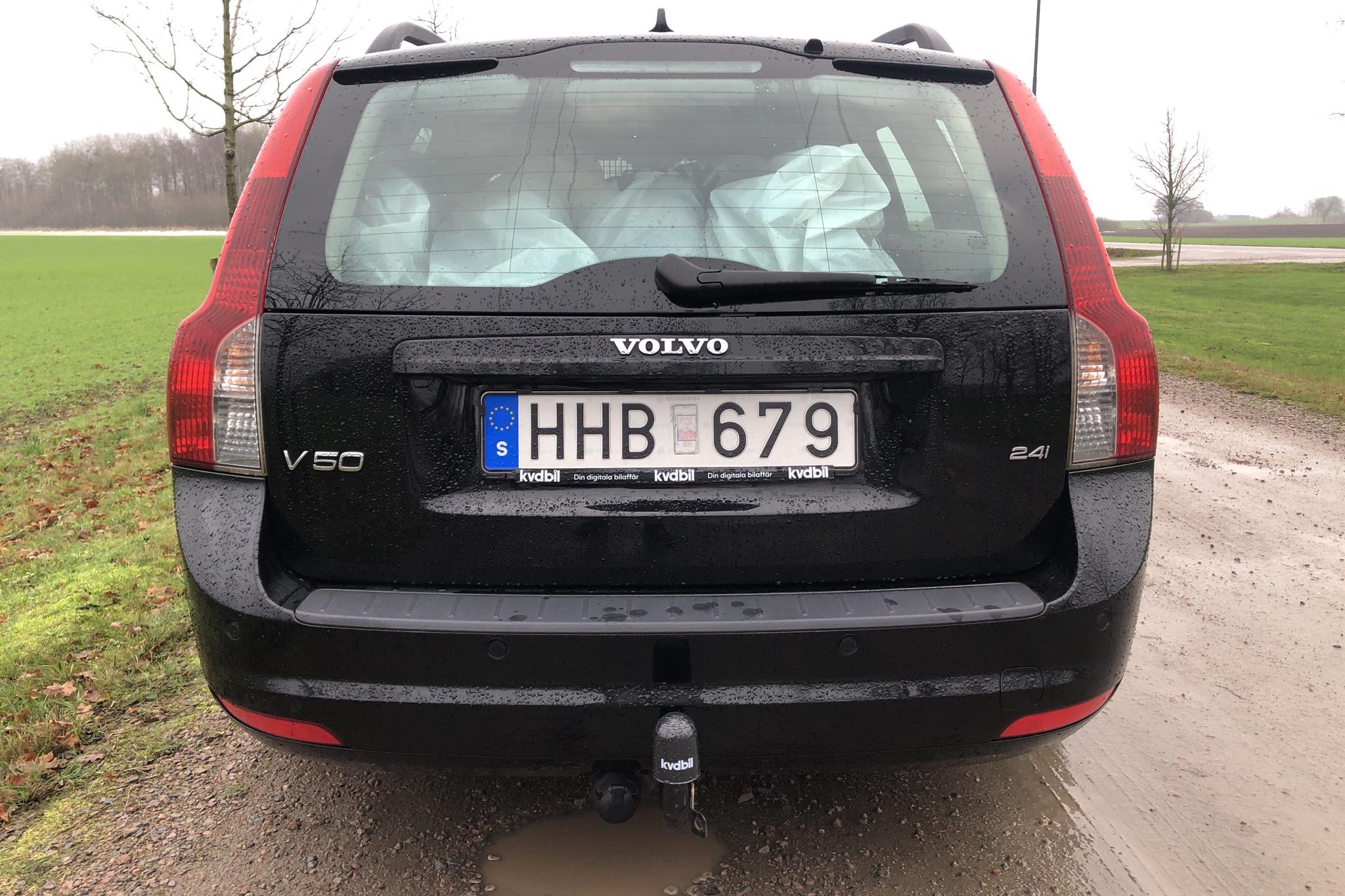 Volvo V50 2.4i (170hk) - 232 460 km - Manual - black - 2008