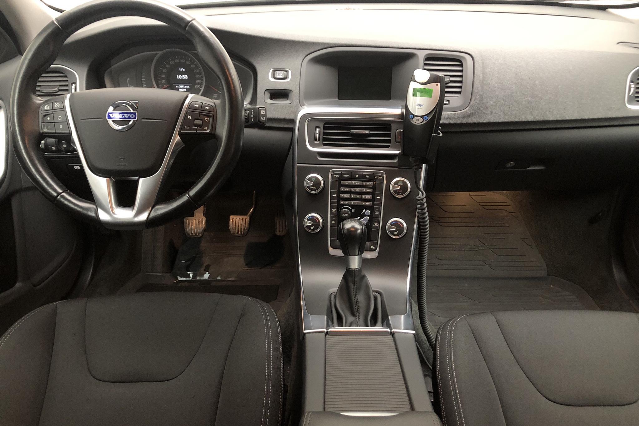 Volvo V60 D2 (115hk) - 96 010 km - Manual - white - 2015