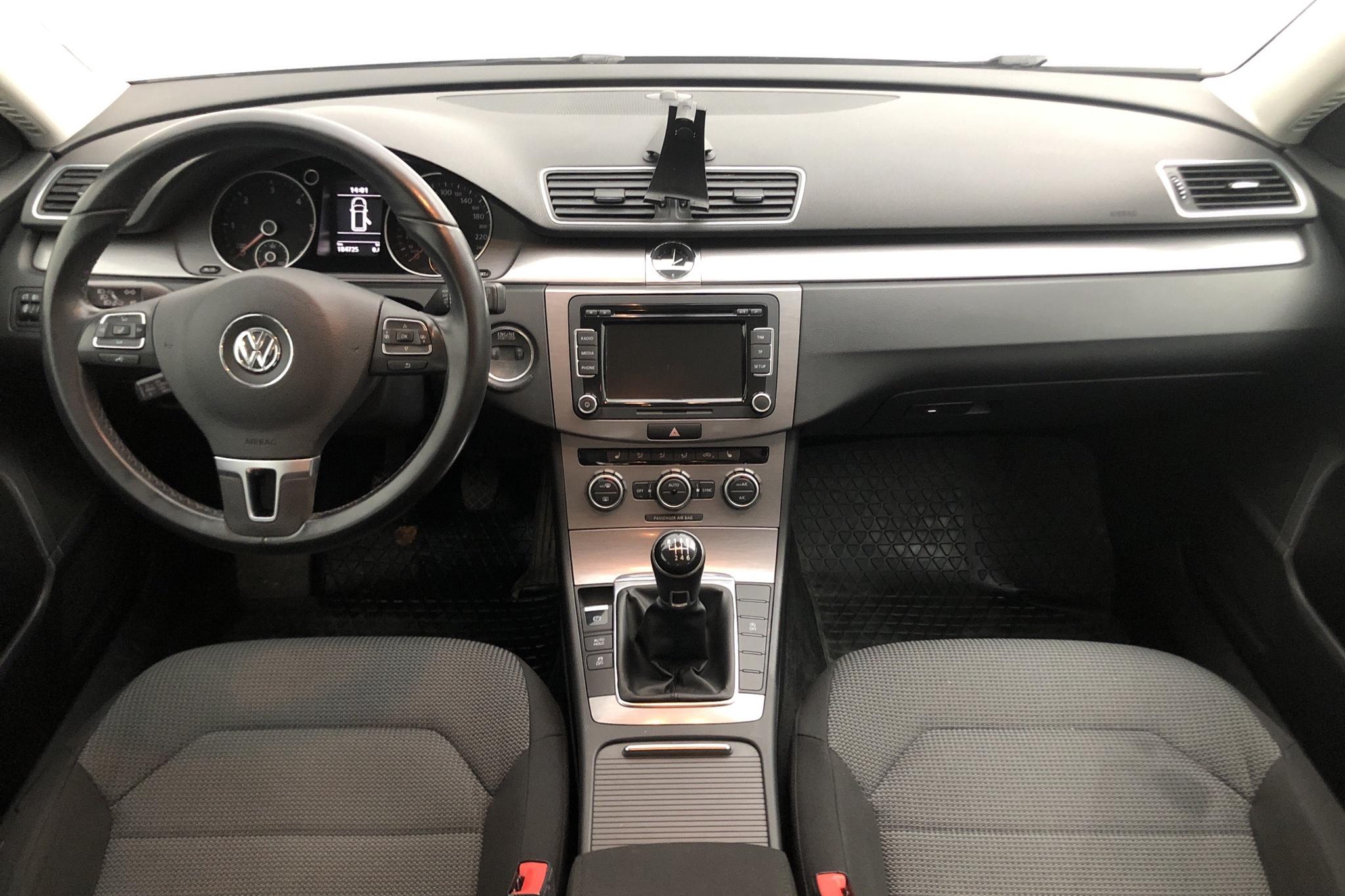VW Passat 2.0 TDI BlueMotion Technology Variant (140hk) - 184 730 km - Manual - silver - 2013
