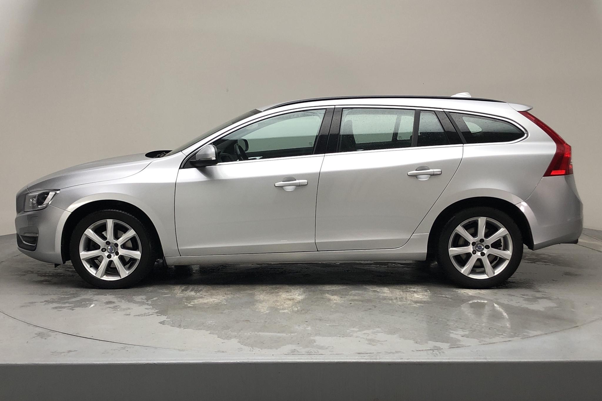 Volvo V60 D3 (150hk) - 93 070 km - Manual - silver - 2018