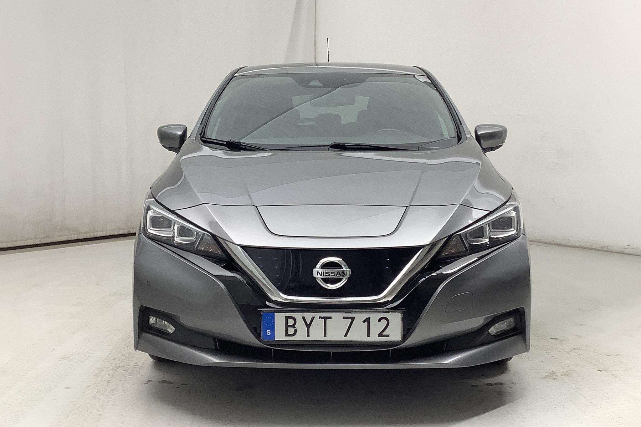 Nissan LEAF 5dr 39 kWh (150hk) - 127 280 km - Automatic - gray - 2018