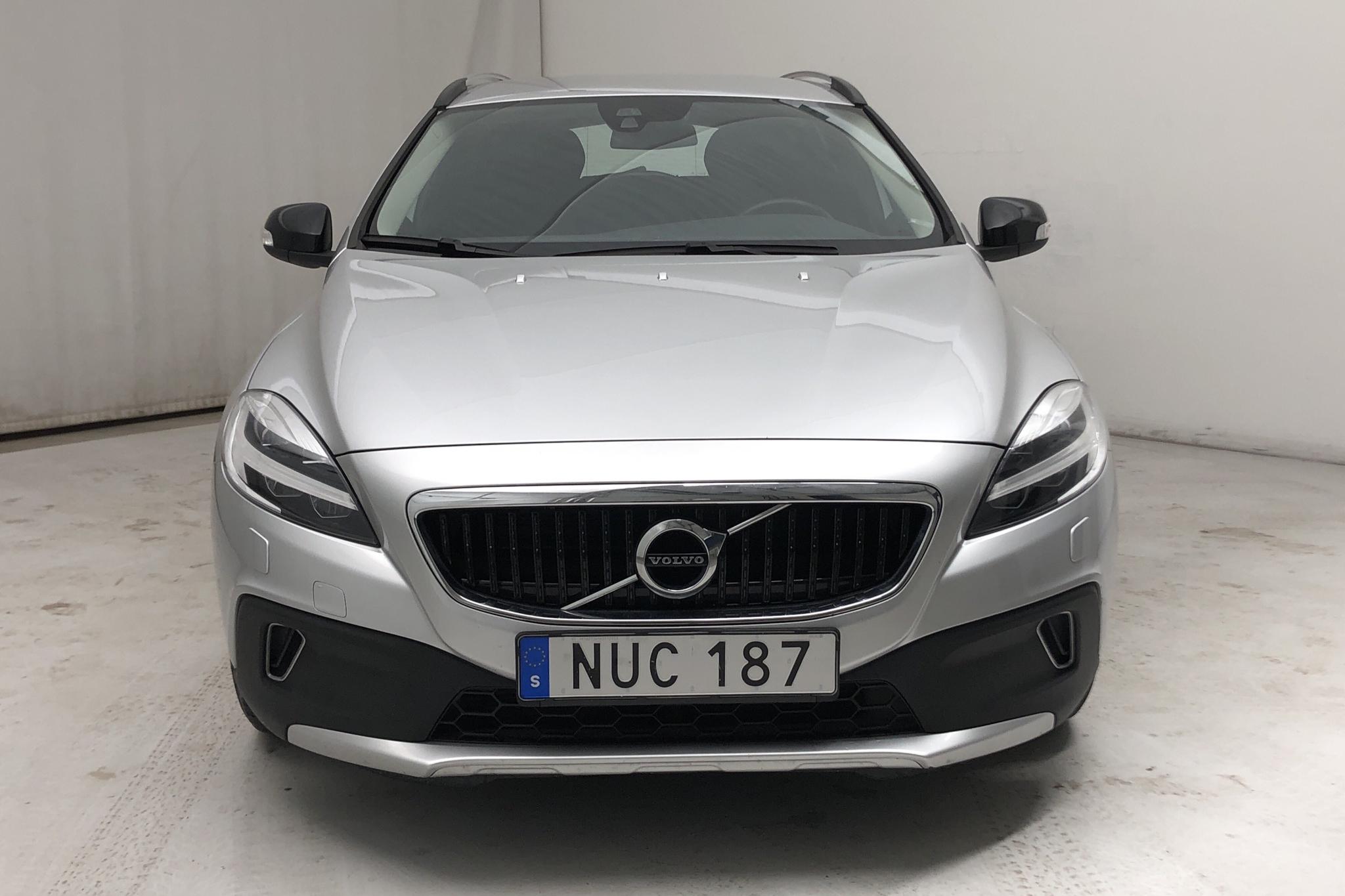 Volvo V40 Cross Country D3 (150hk) - 4 623 mil - Manuell - silver - 2019