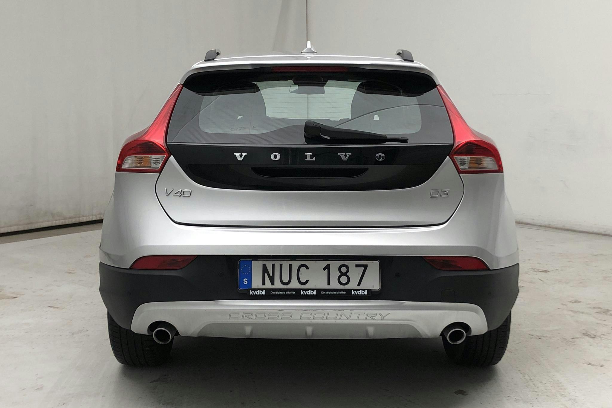 Volvo V40 Cross Country D3 (150hk) - 4 623 mil - Manuell - silver - 2019