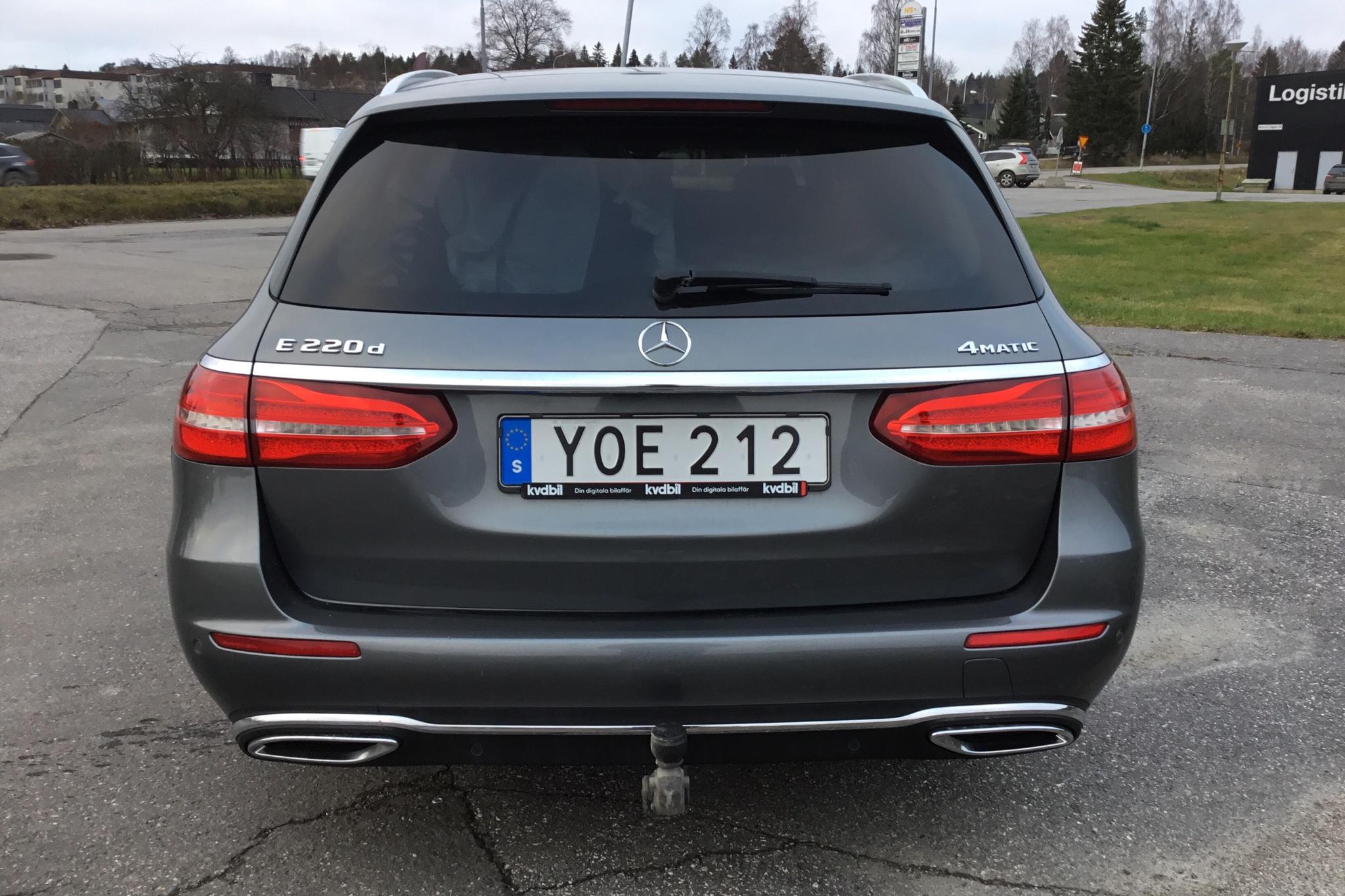 Mercedes E 220 d 4MATIC Kombi S213 (194hk) - 13 174 mil - Automat - grå - 2017