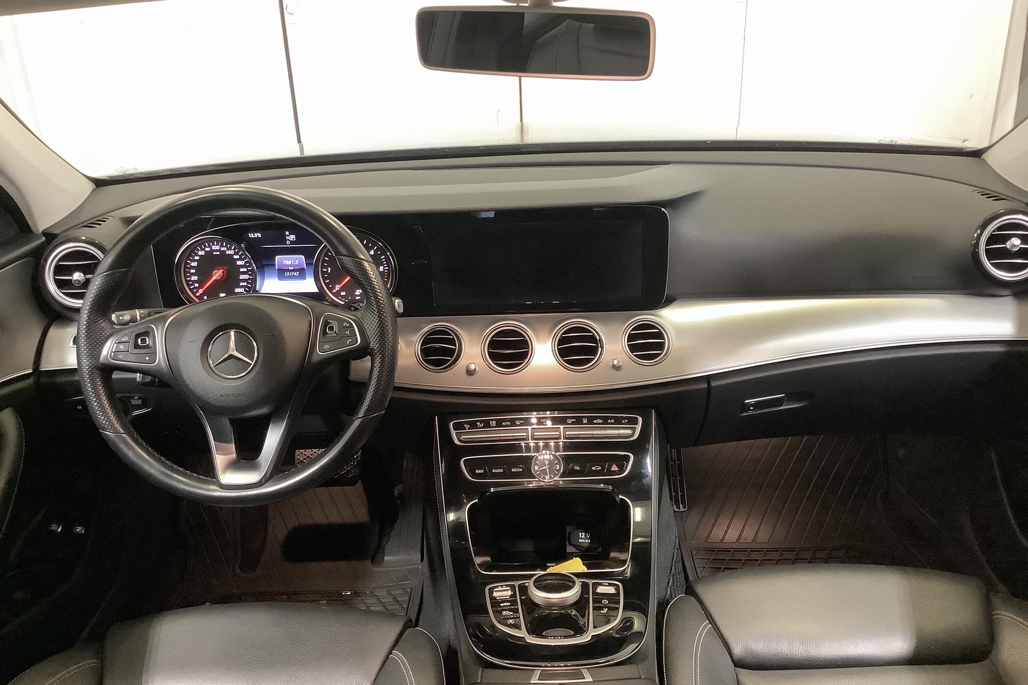 Mercedes E 220 d 4MATIC Kombi S213 (194hk) - 131 740 km - Automatic - gray - 2017